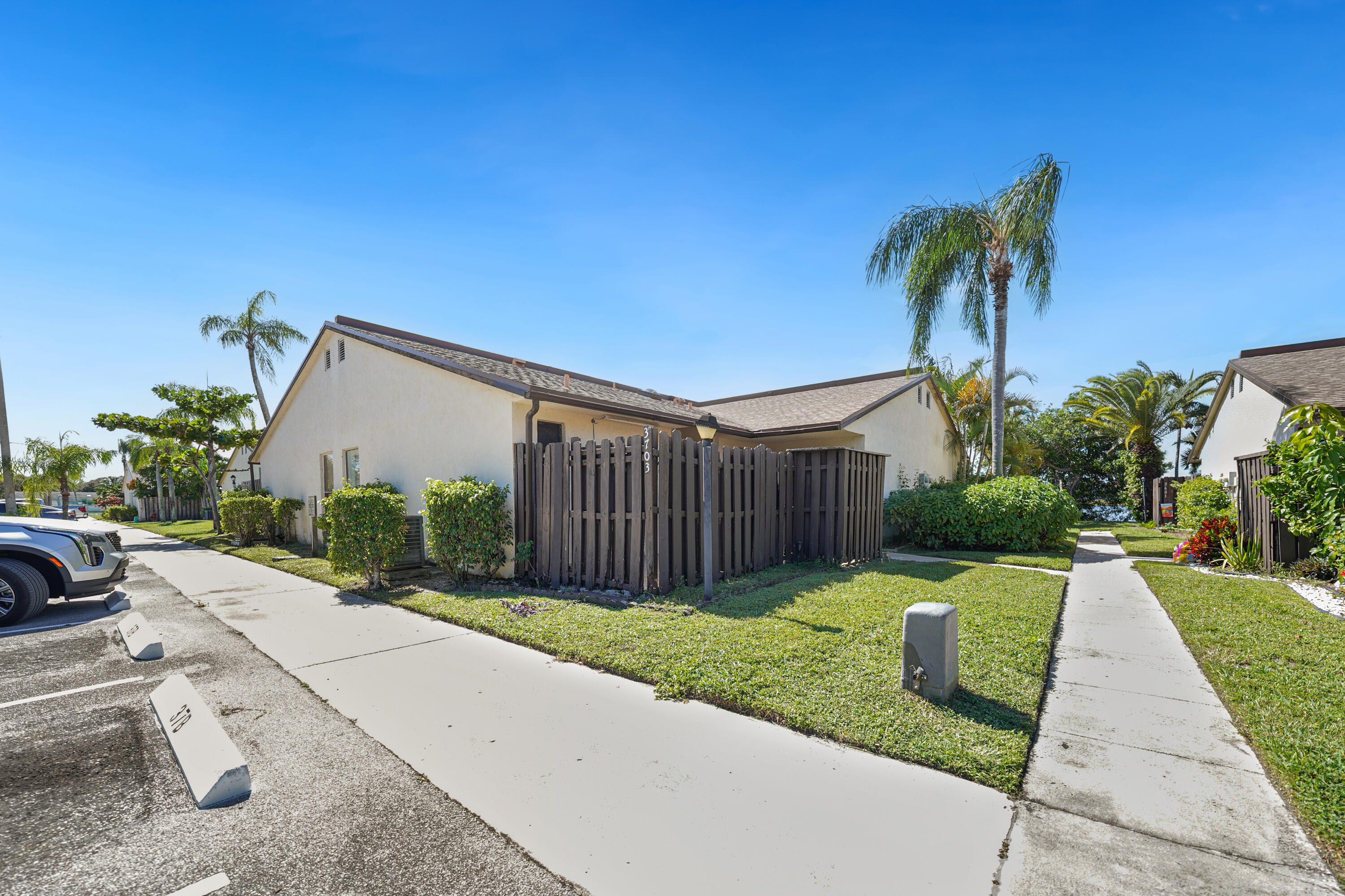 3703 WATERVIEW Circle 37c Property Photo 1