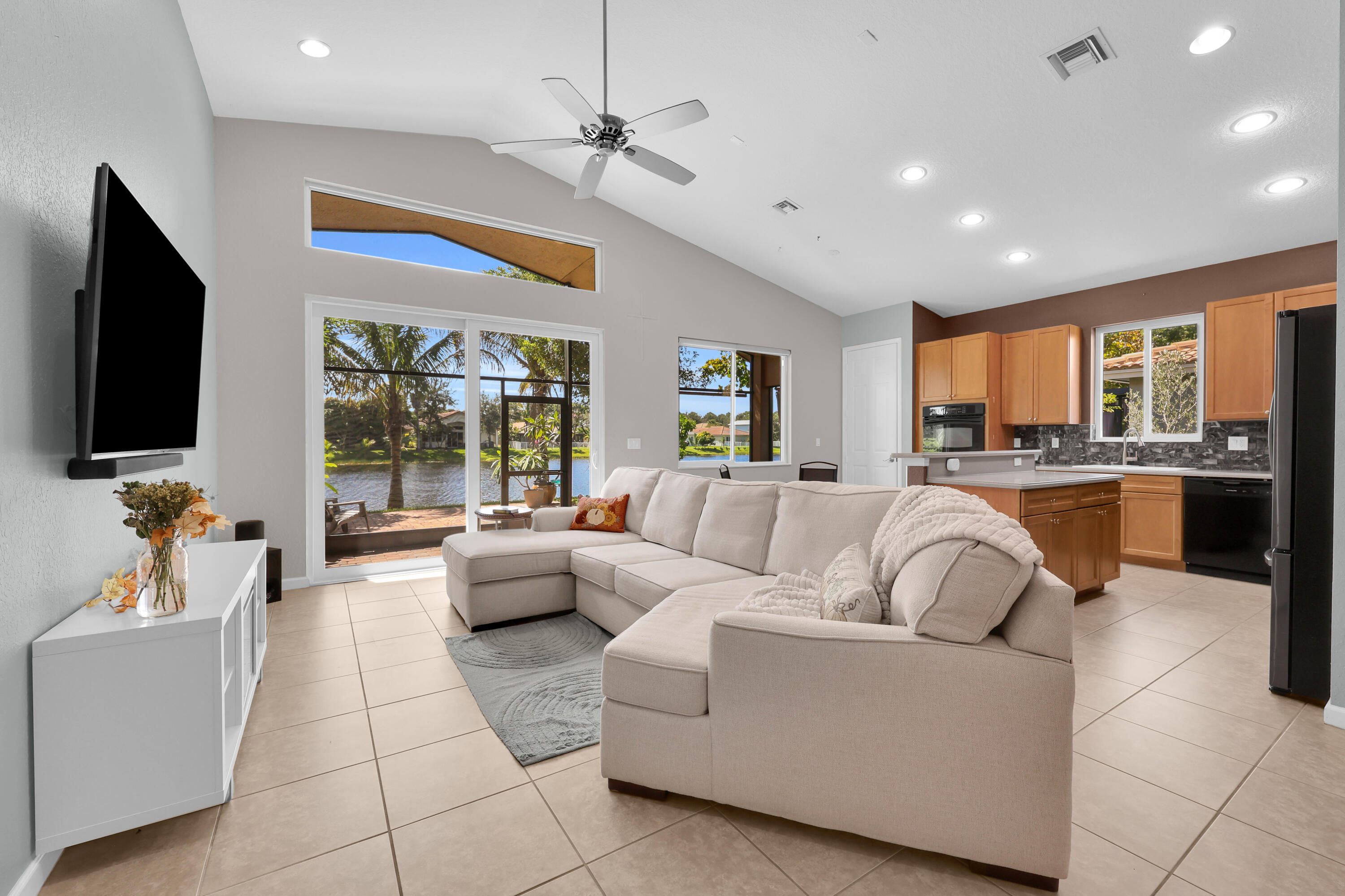 2165 Newport Isles Boulevard Property Photo 12