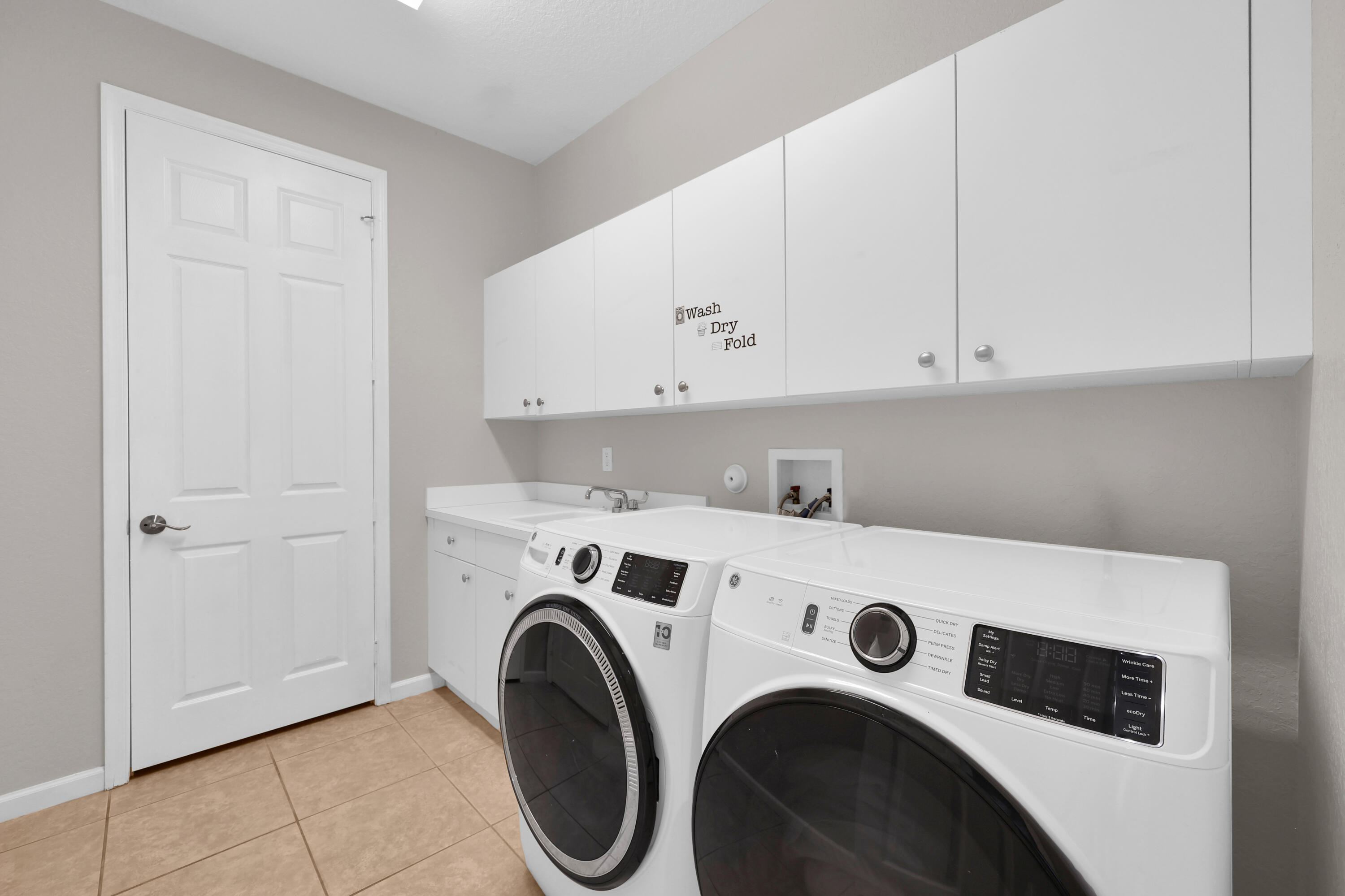 2165 Newport Isles Boulevard Property Photo 24