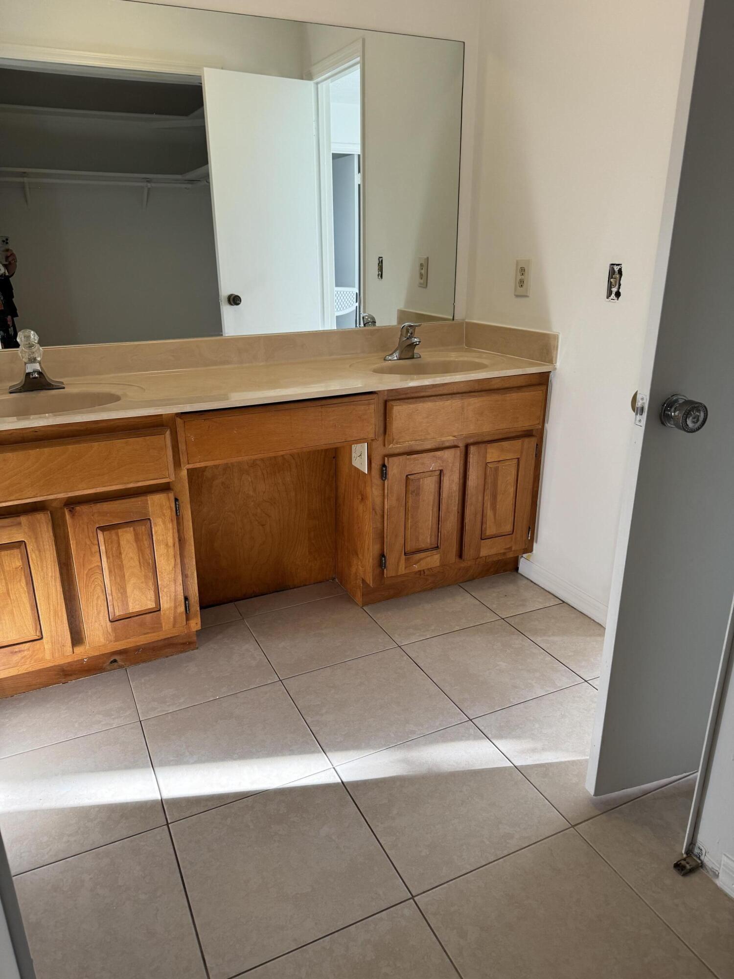 952 Se Walters Terrace Property Photo 10