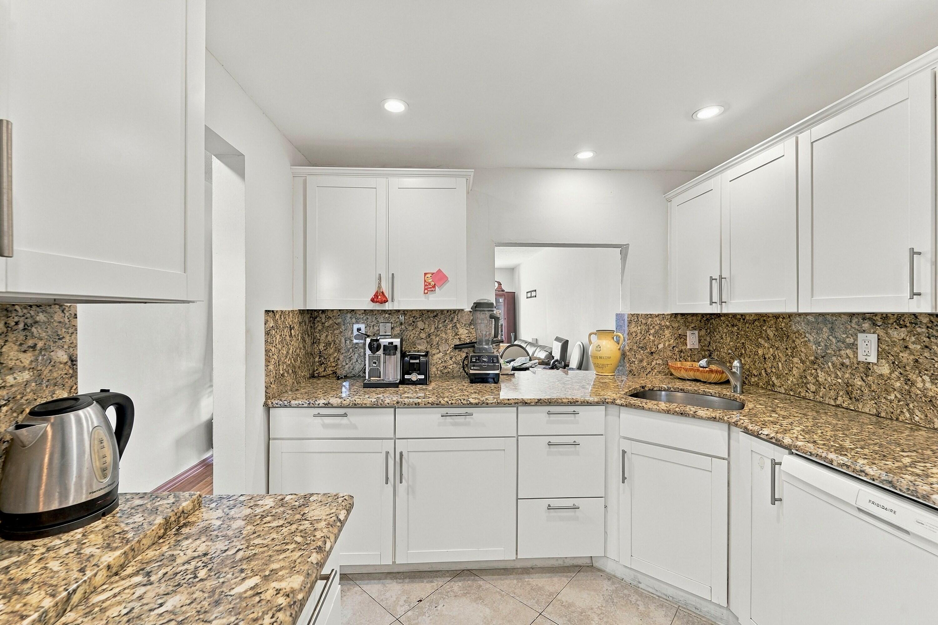 330 N Federal Highway 108 Property Photo 8