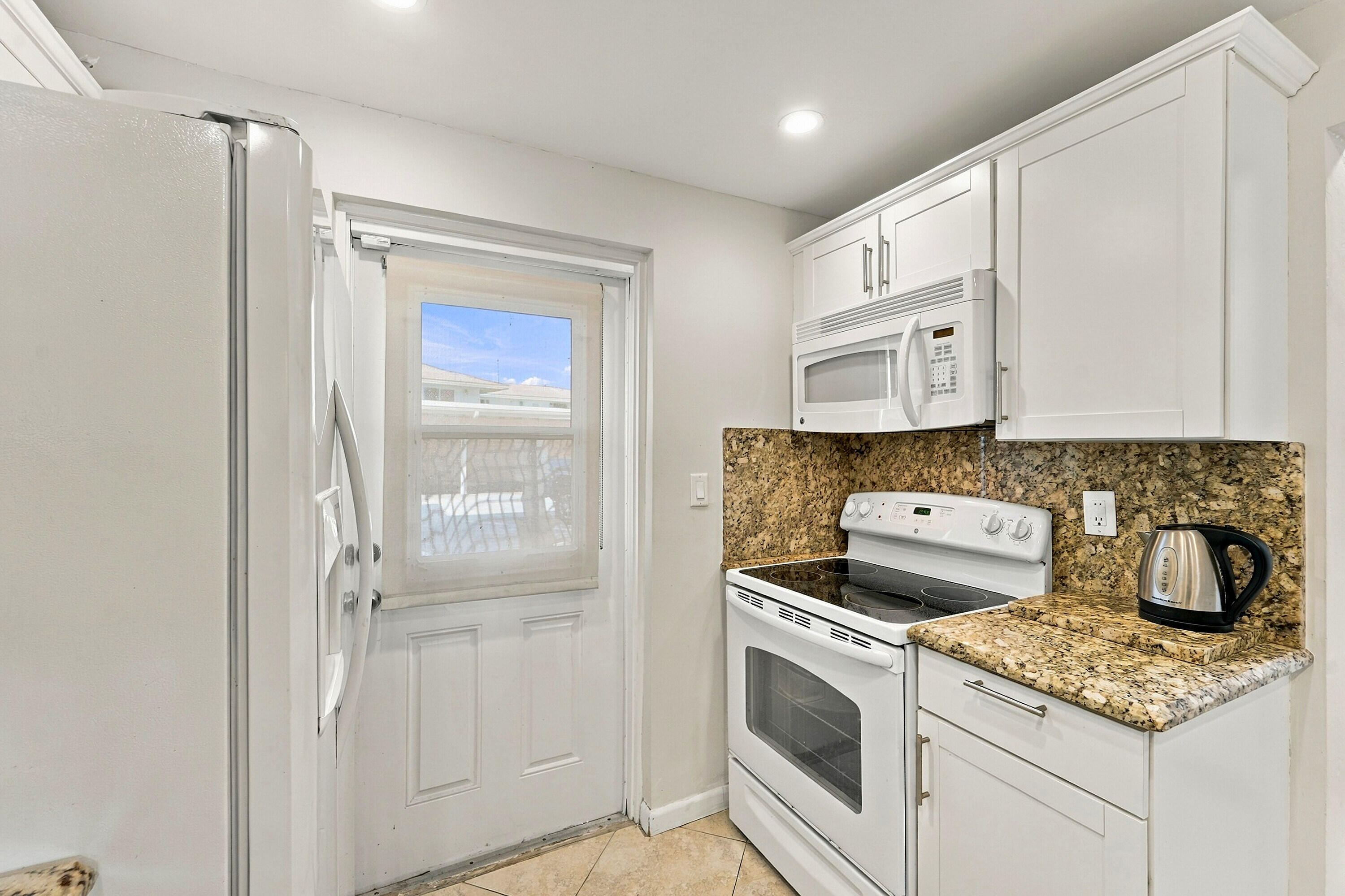 330 N Federal Highway 108 Property Photo 9