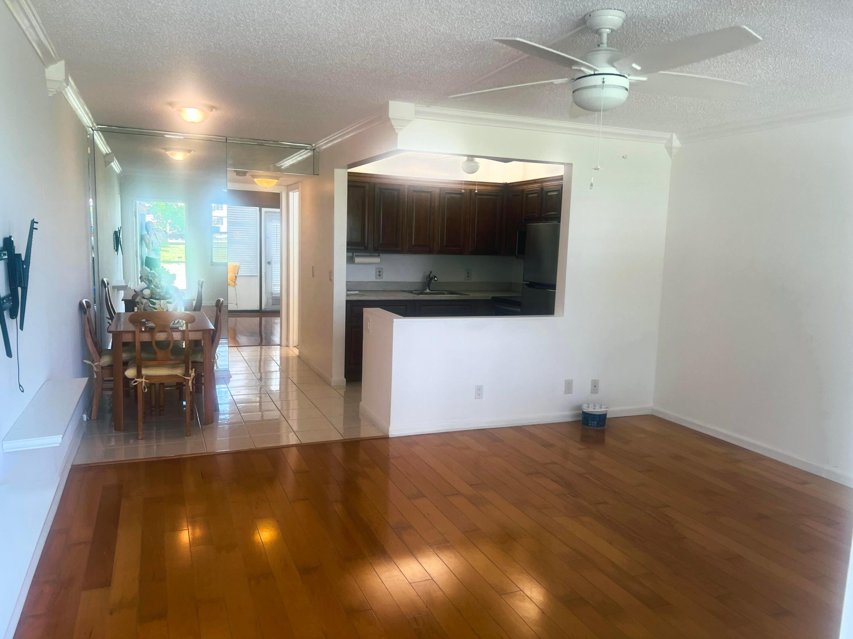 270 Newport R Drive R Property Photo 14