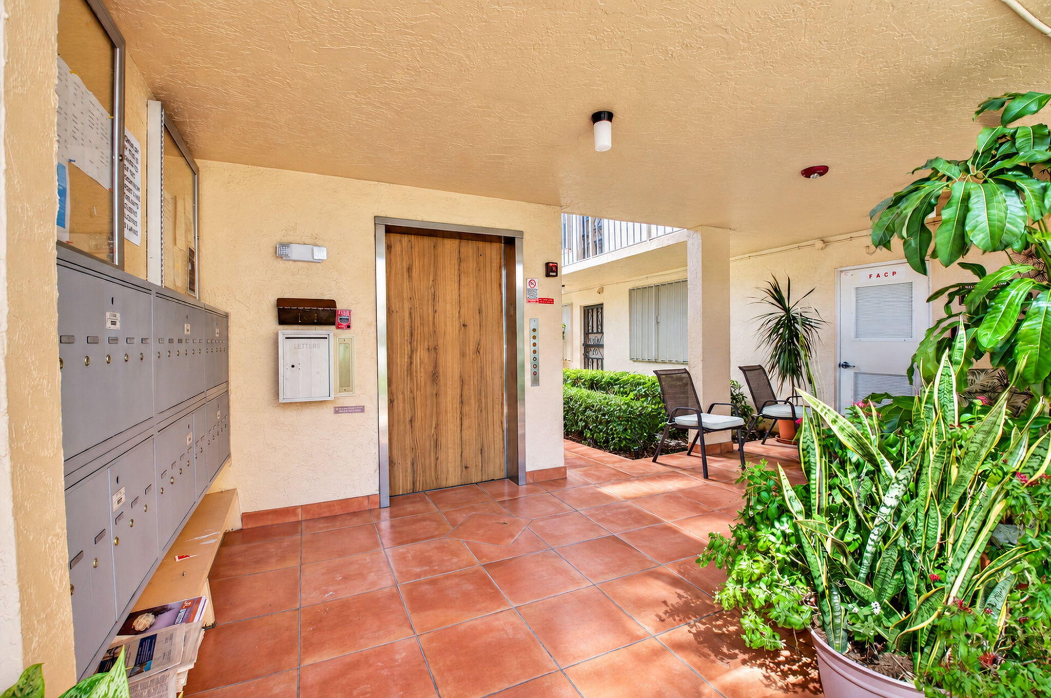 7145 Huntington Lane 408 Property Photo 5