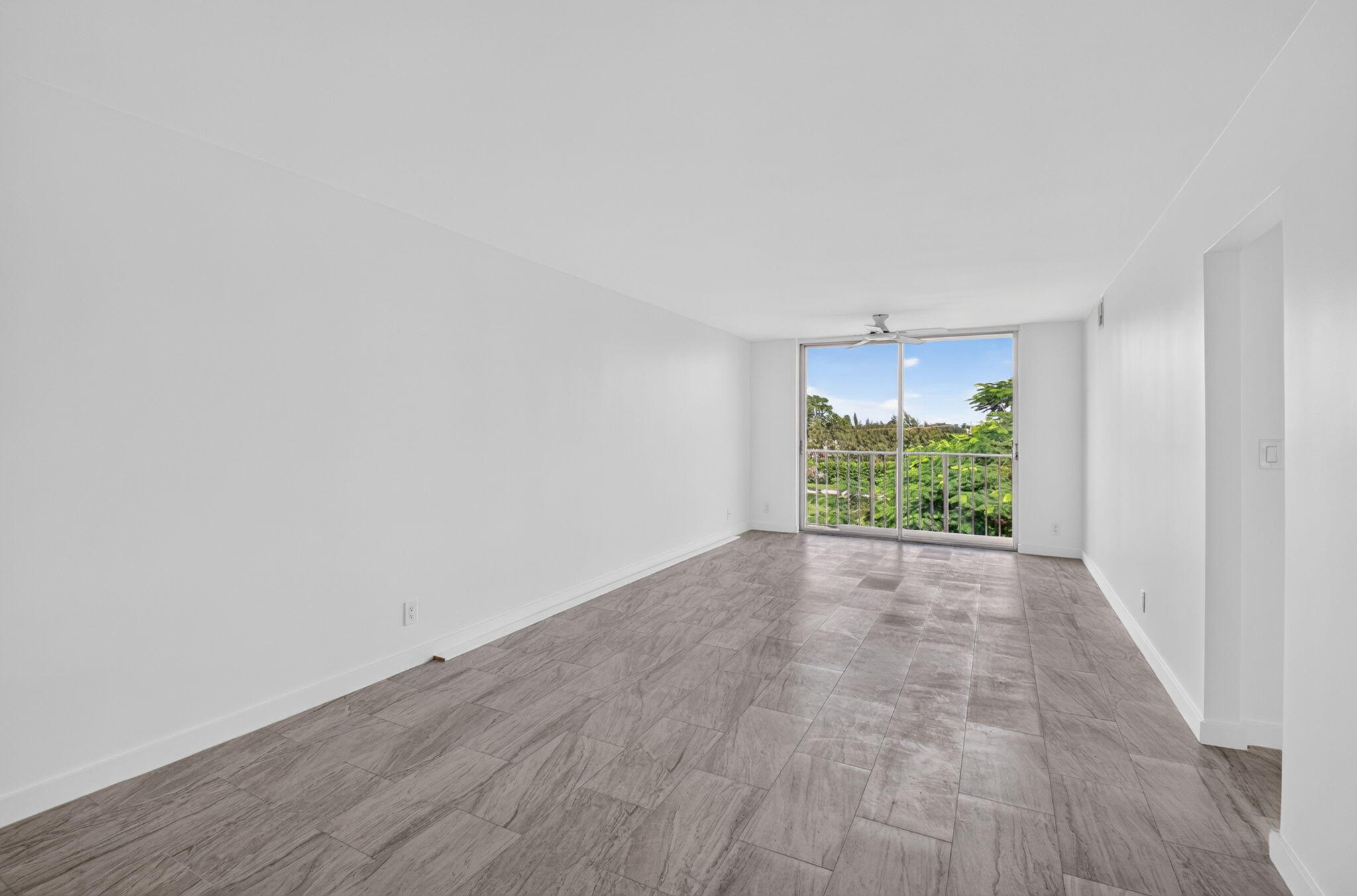 7145 Huntington Lane 408 Property Photo 11