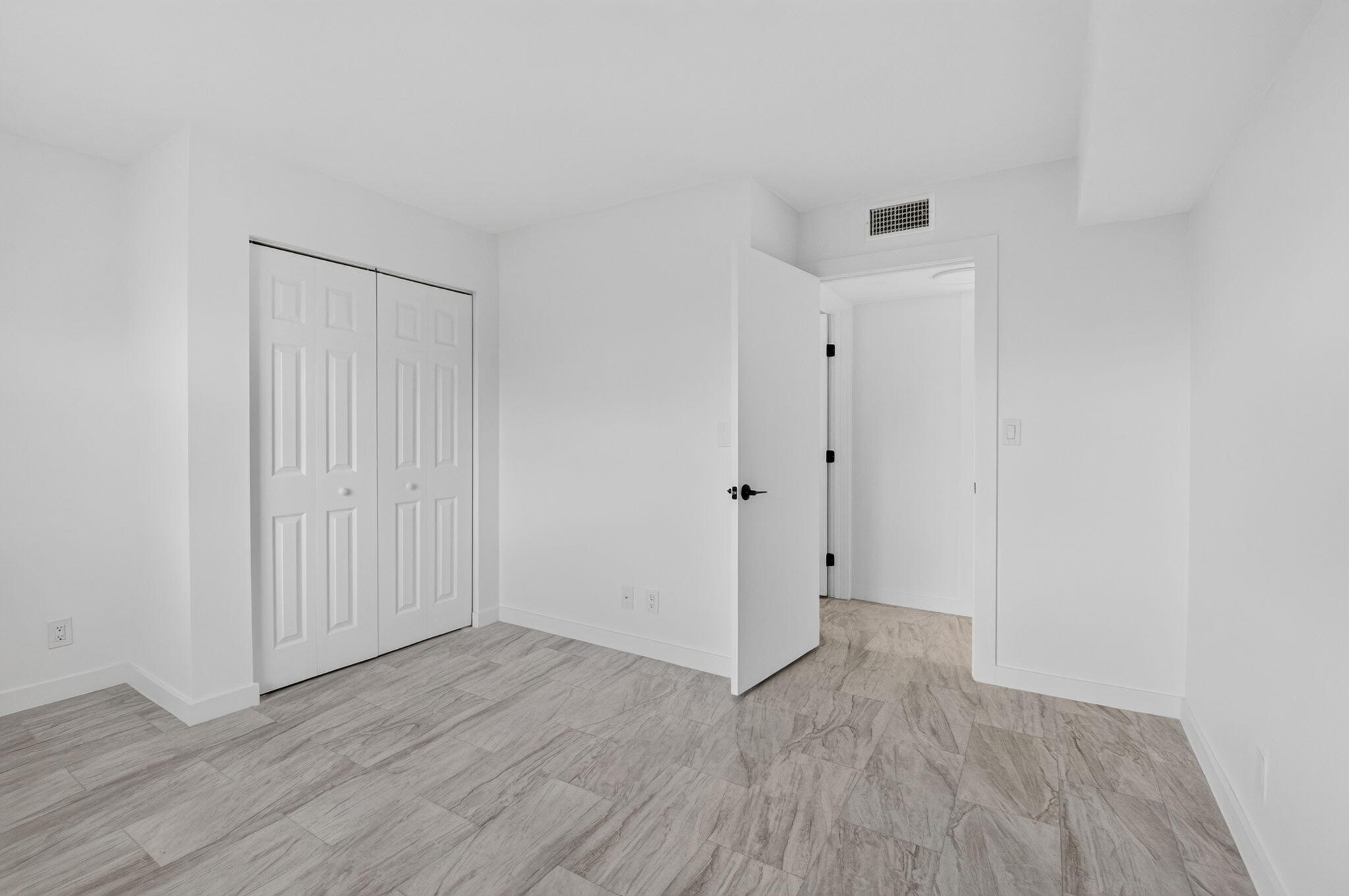 7145 Huntington Lane 408 Property Photo 28