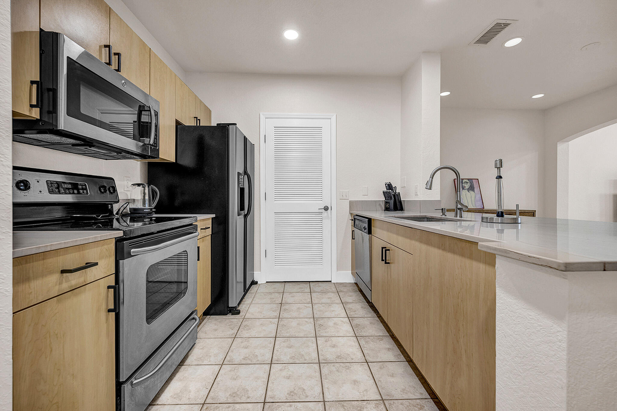 2103 Belmont Place Property Photo 6