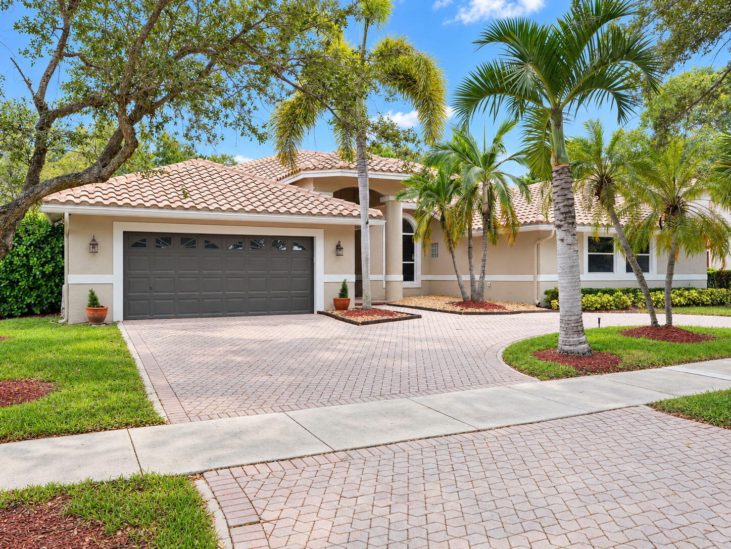 1776 Eagle Trace Boulevard W Property Photo 1