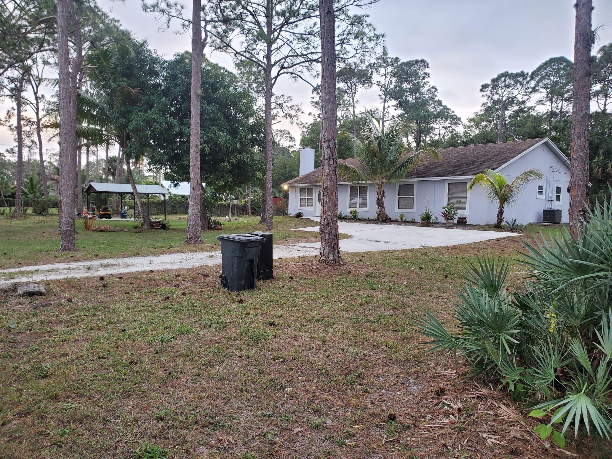 13398 46th Court N Property Photo 2