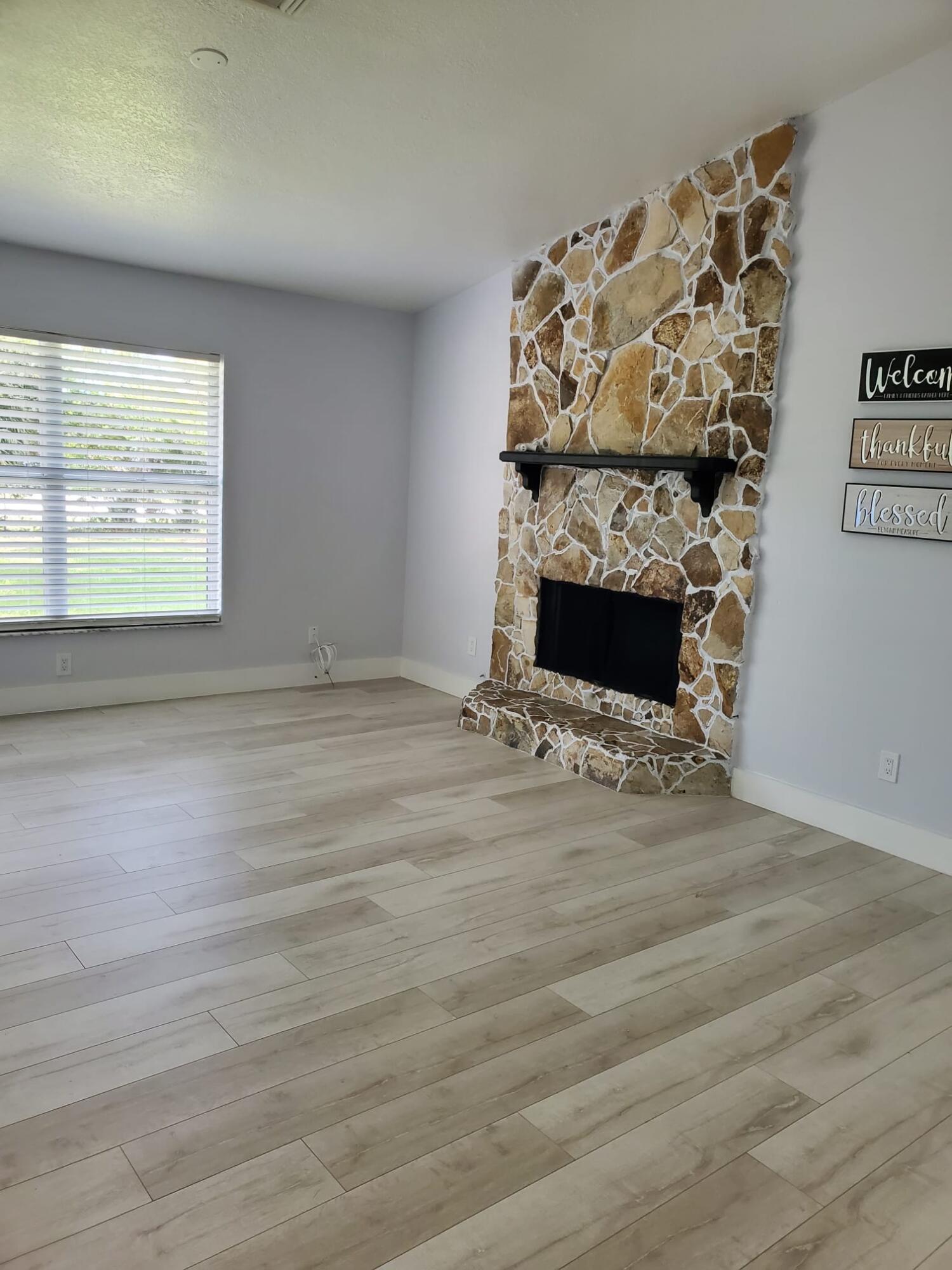 13398 46th Court N Property Photo 4