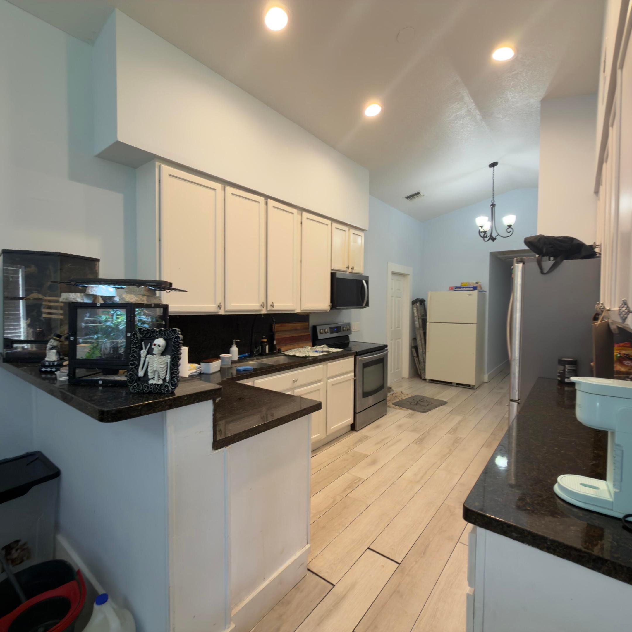 13398 46th Court N Property Photo 8