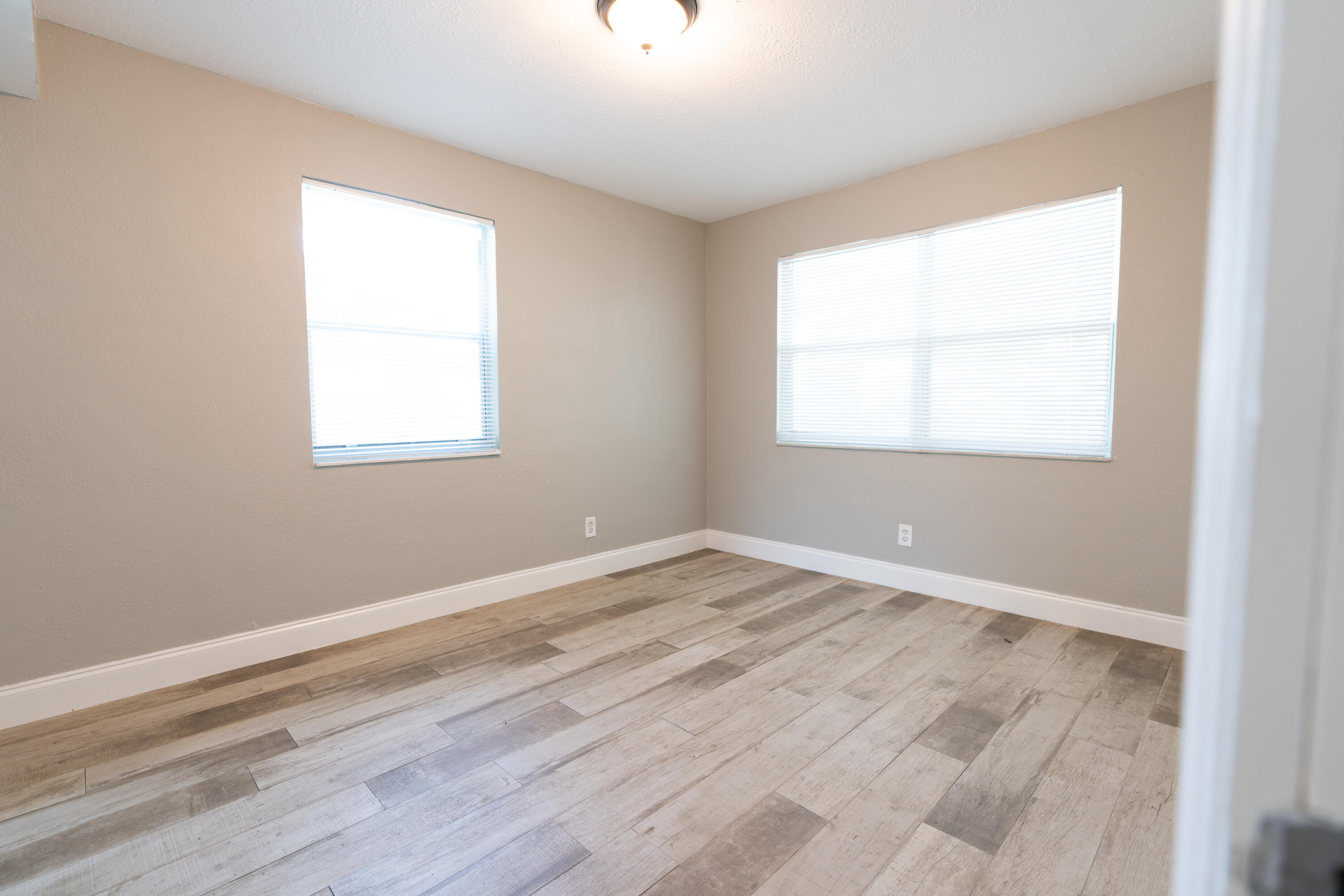 3392 2nd Avenue N Property Photo 9