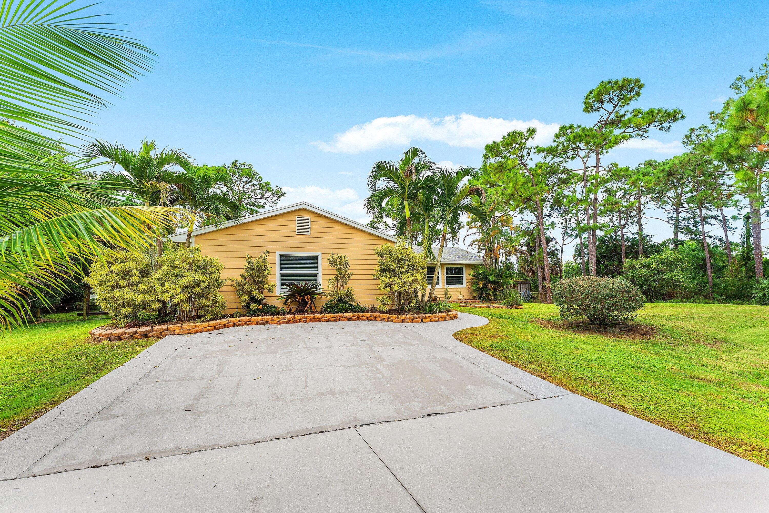 12946 66th Street N Property Photo 1