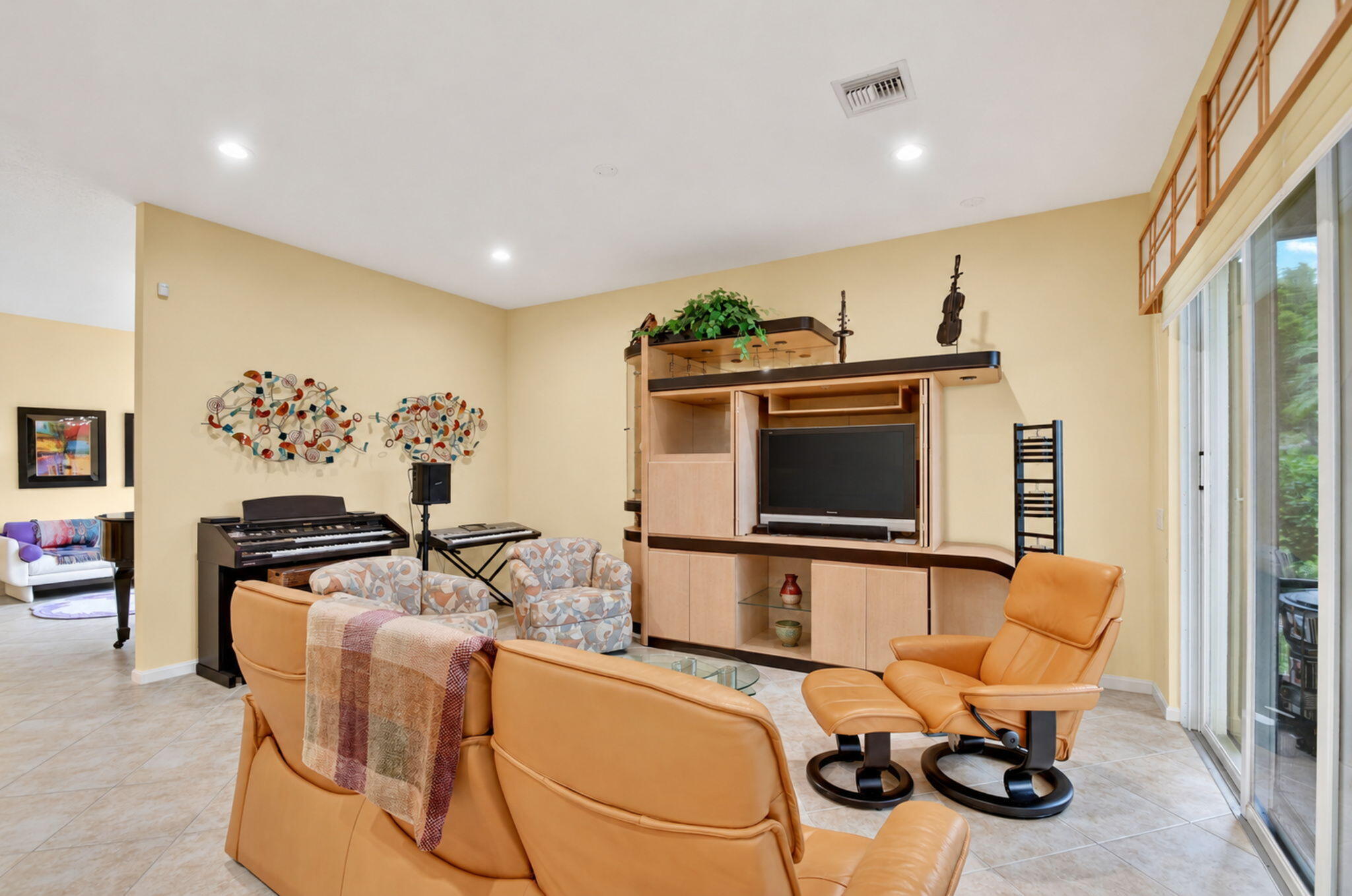 8749 Arbor Walk Drive Property Photo 4