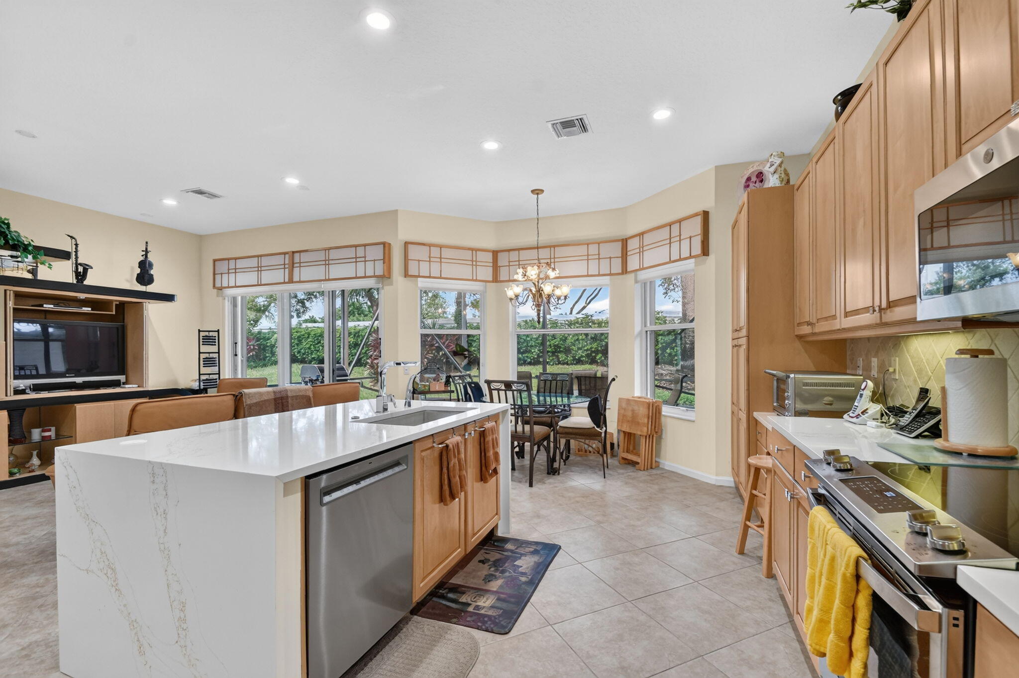 8749 Arbor Walk Drive Property Photo 12