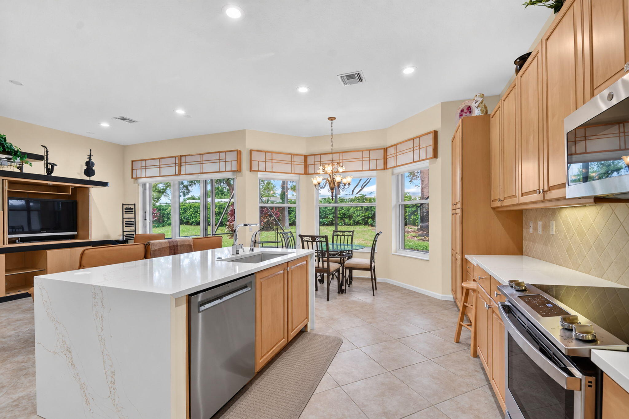 8749 Arbor Walk Drive Property Photo 17