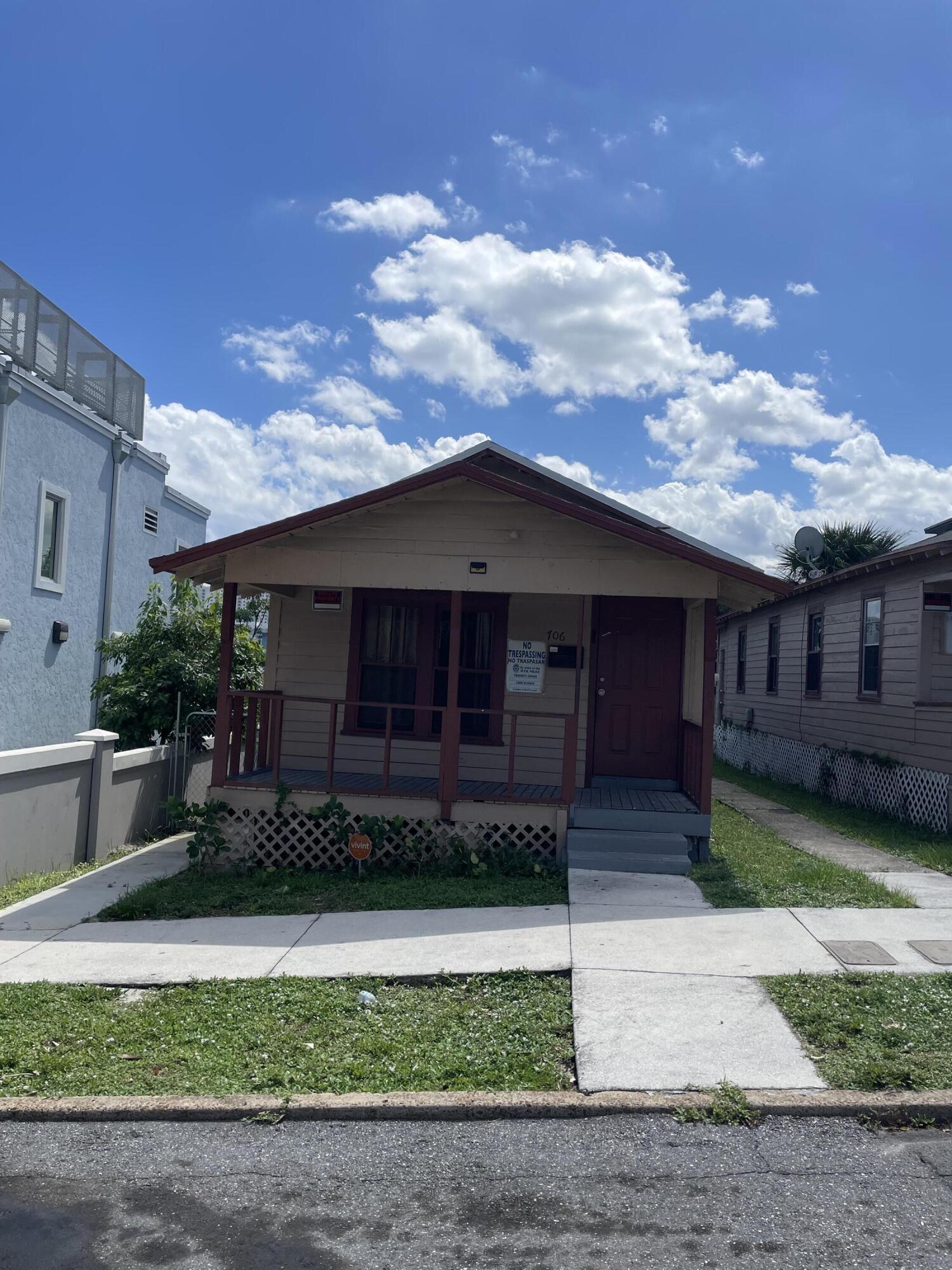 706 7th Street Property Photo 1