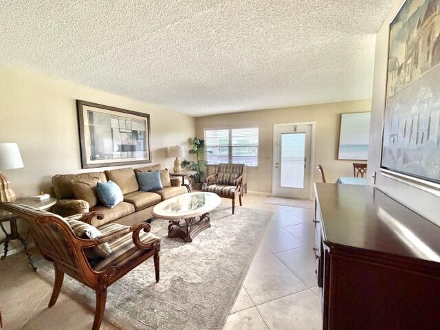 2100 Cornwall E Property Photo 5