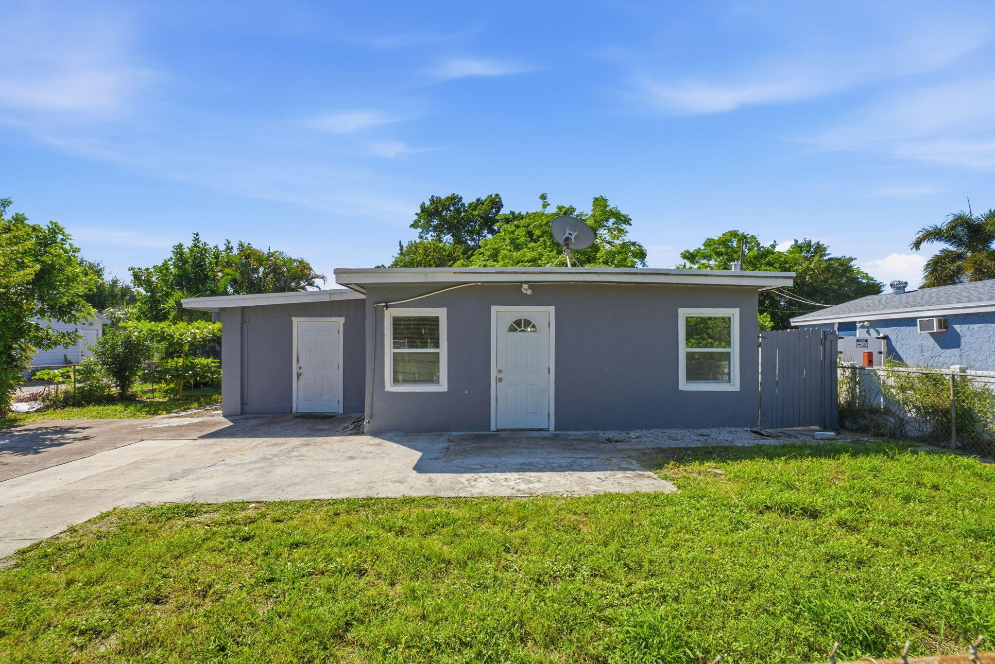 1064 Highview Road Property Photo 1