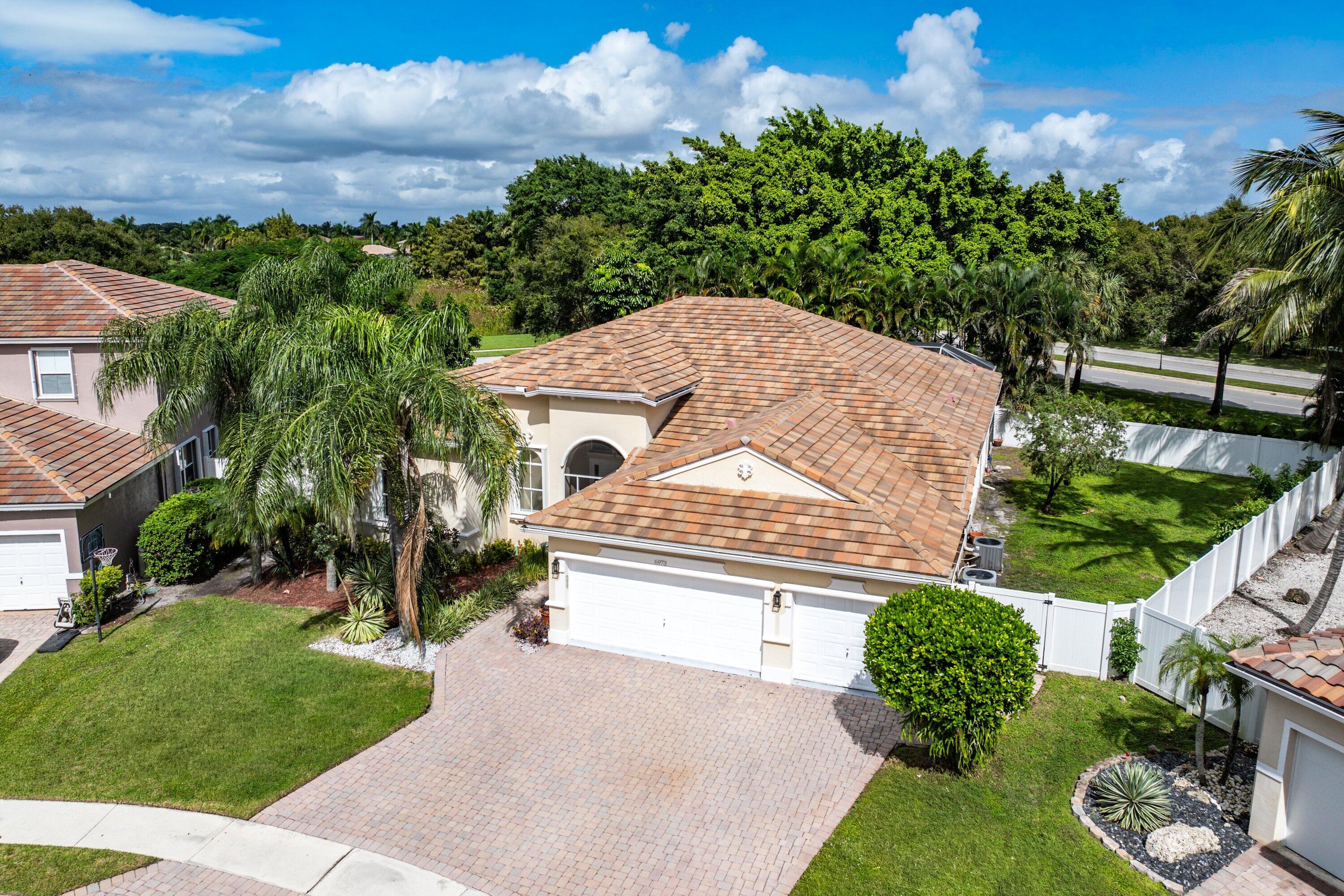 6973 Finamore Circle Property Photo 4