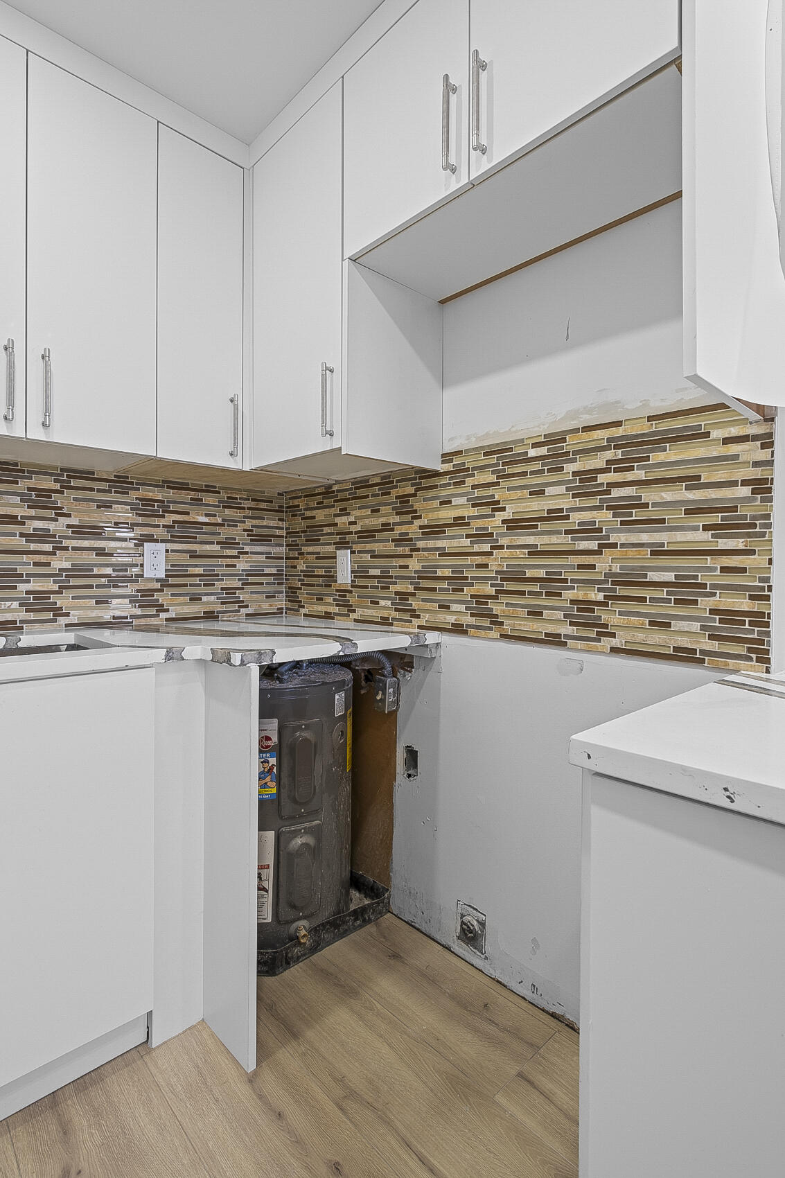 4033 Ellesmere Drive B Property Photo 4