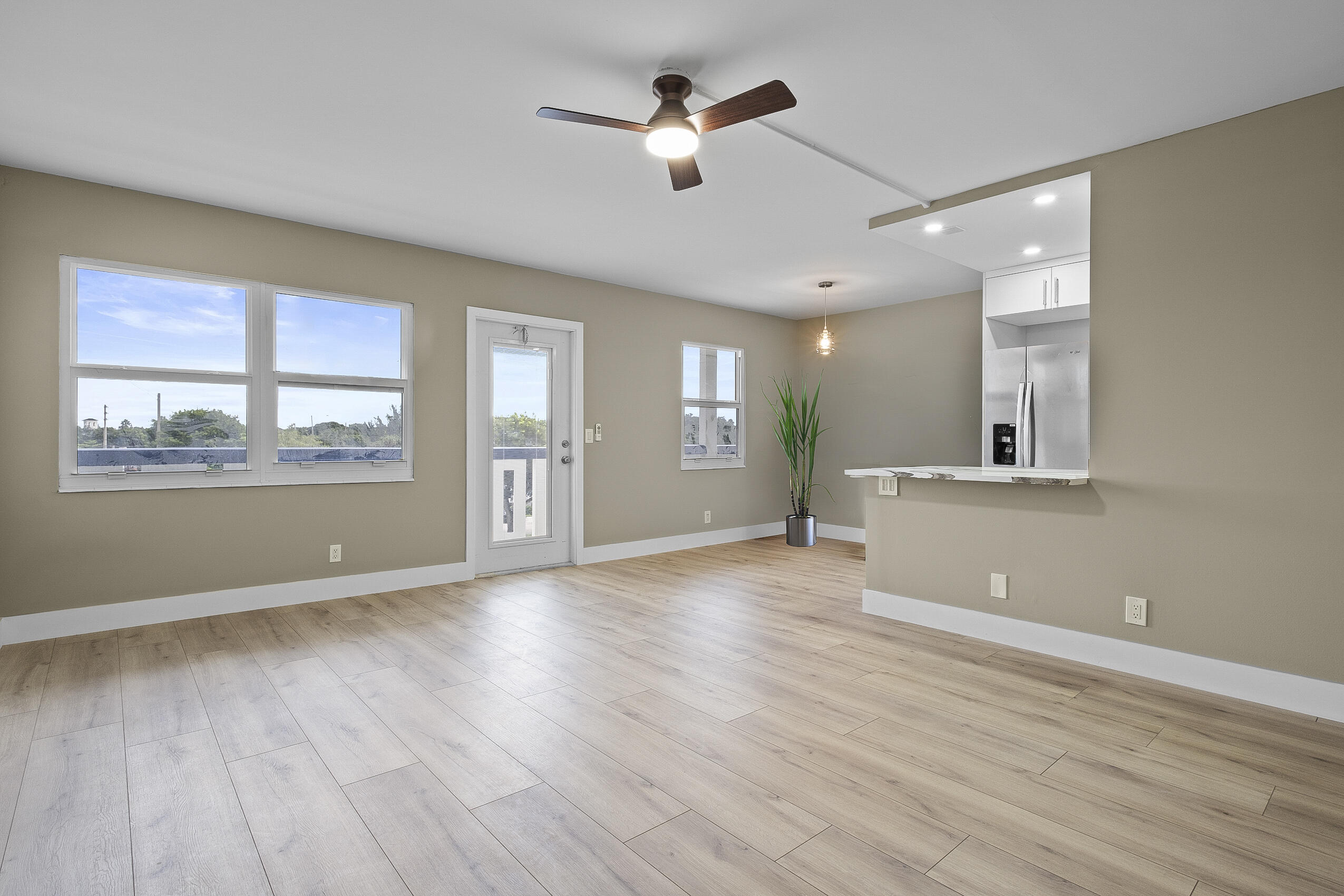 4033 Ellesmere Drive B Property Photo 13