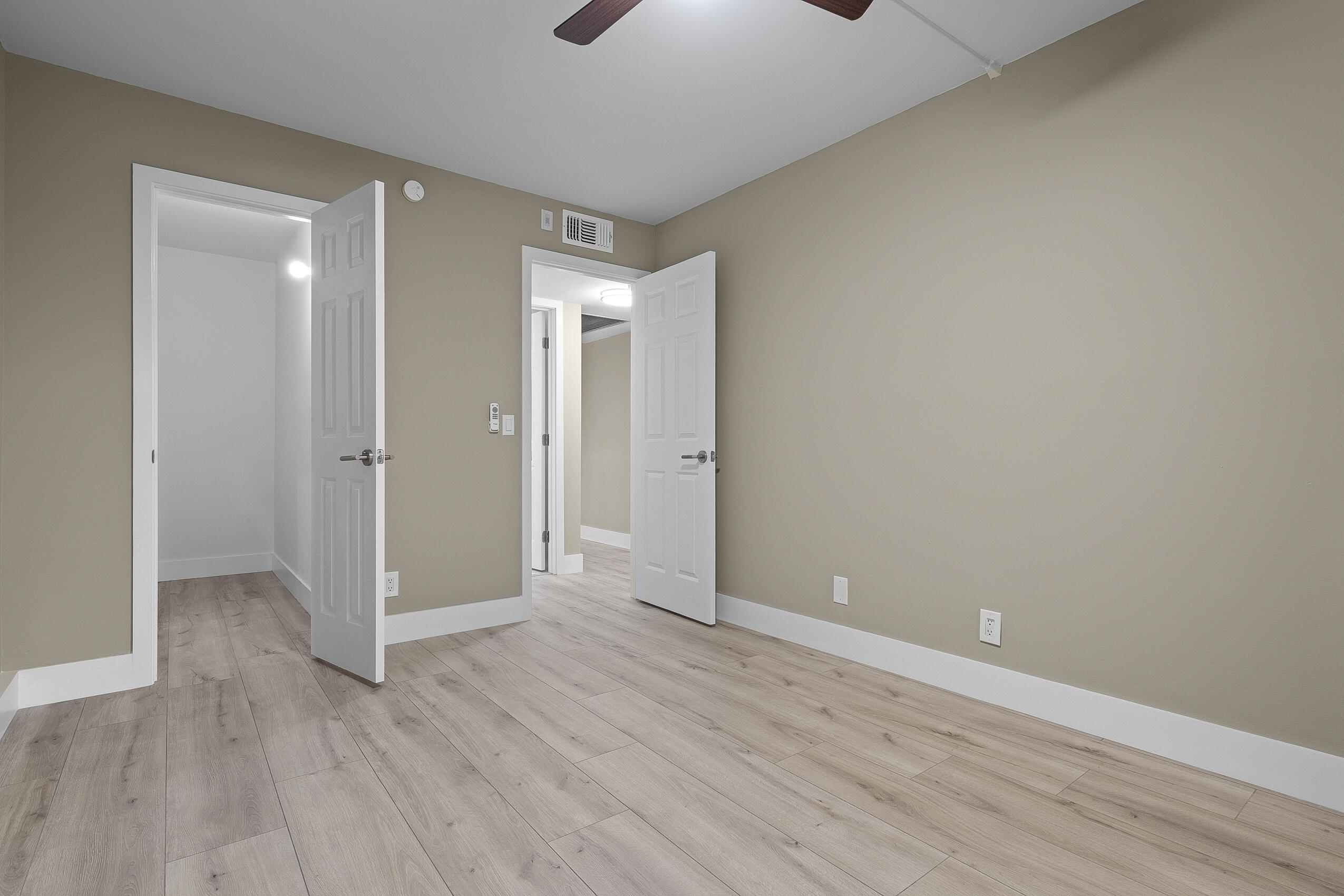4033 Ellesmere Drive B Property Photo 20