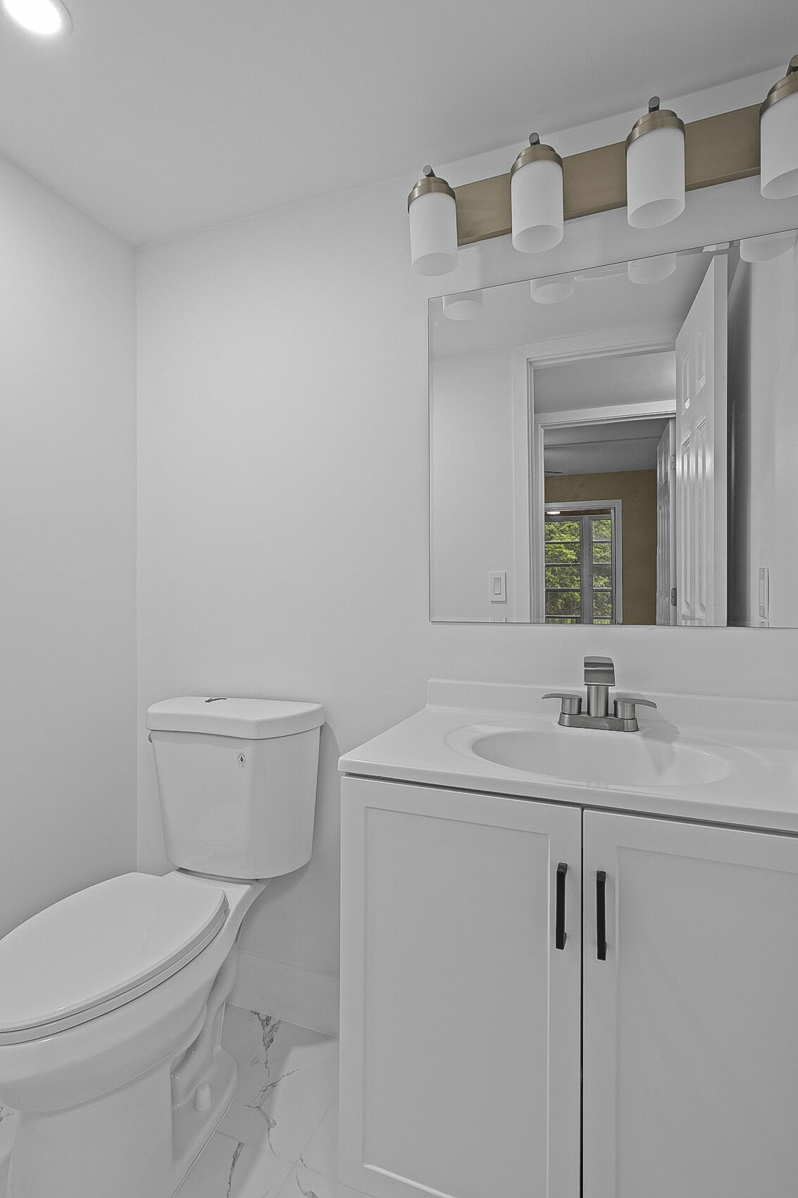 4033 Ellesmere Drive B Property Photo 23