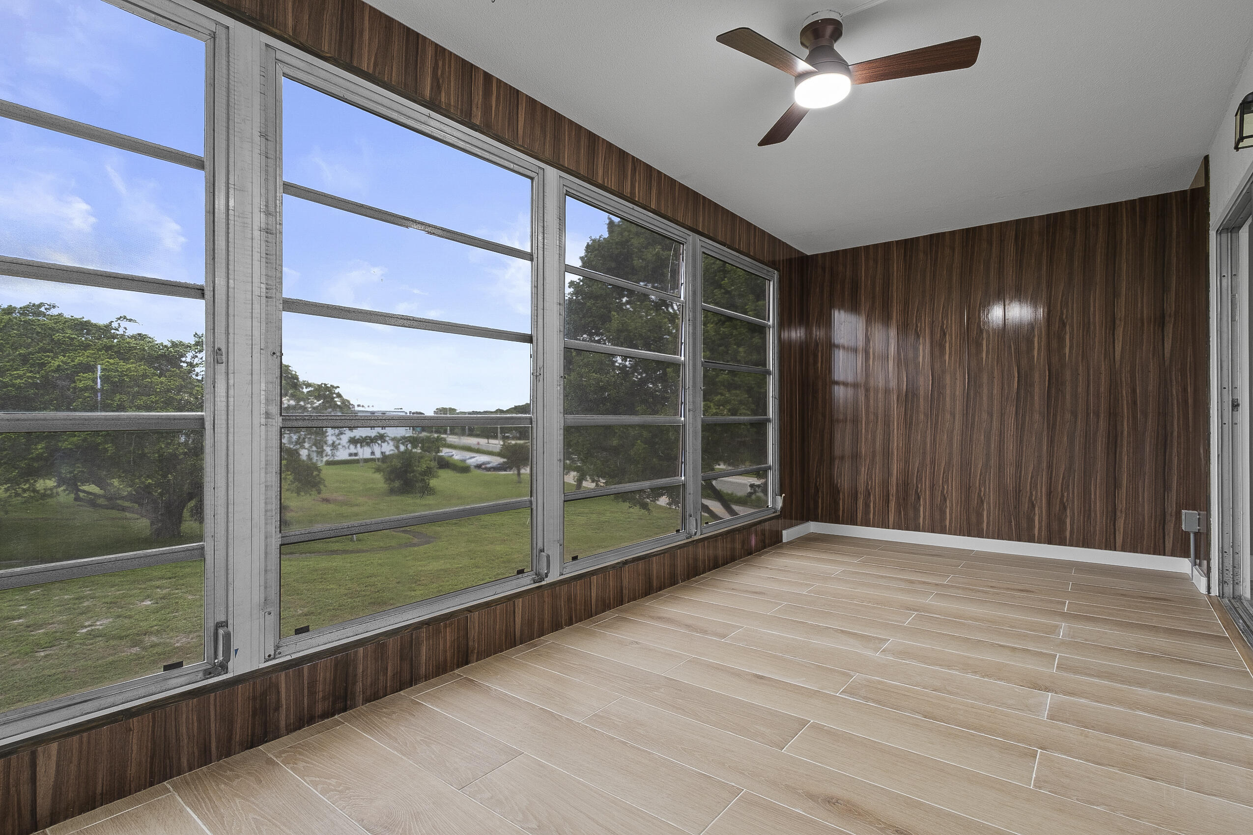 4033 Ellesmere Drive B Property Photo 24