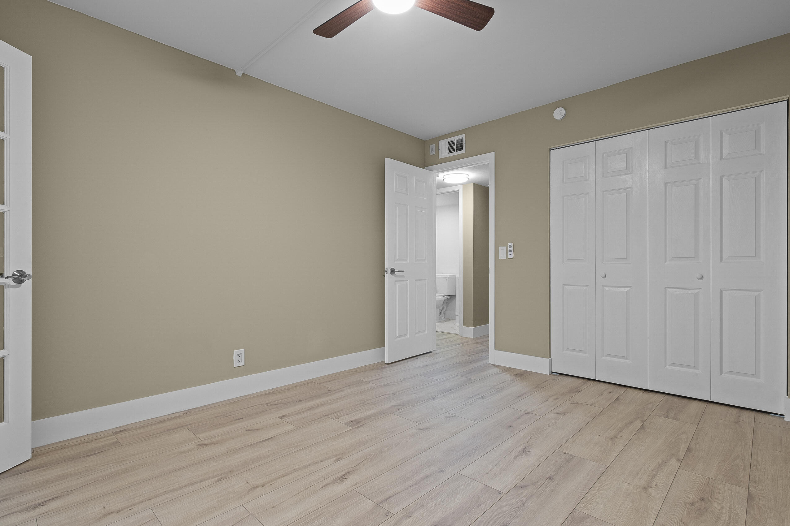 4033 Ellesmere Drive B Property Photo 29