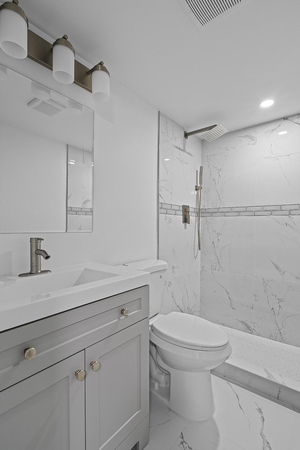 4033 Ellesmere Drive B Property Photo 30