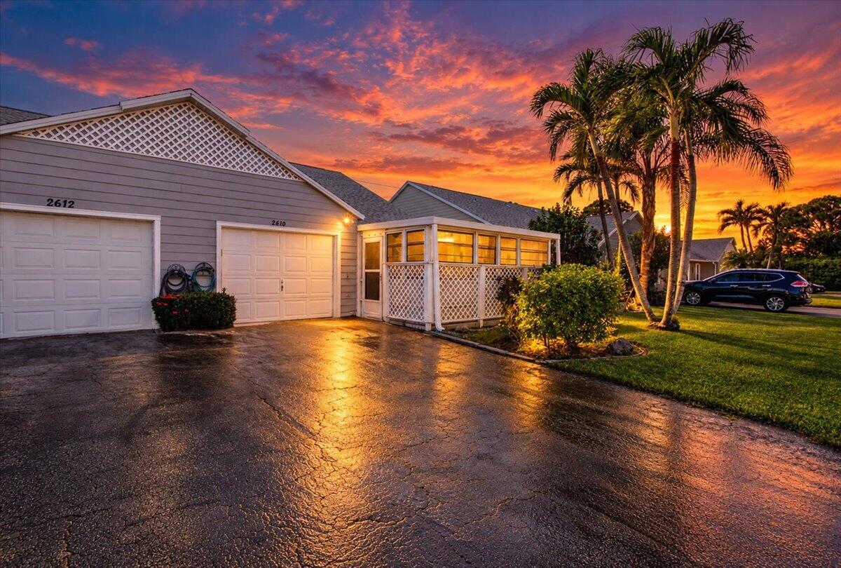 2610 Se Tropical E Circle Property Photo 1