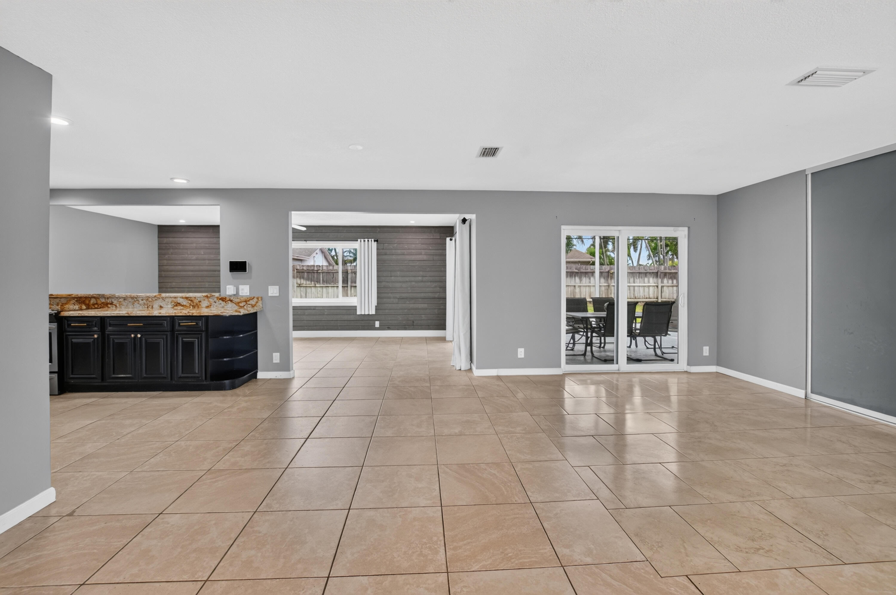 1023 Sw 25th Place Property Photo 15