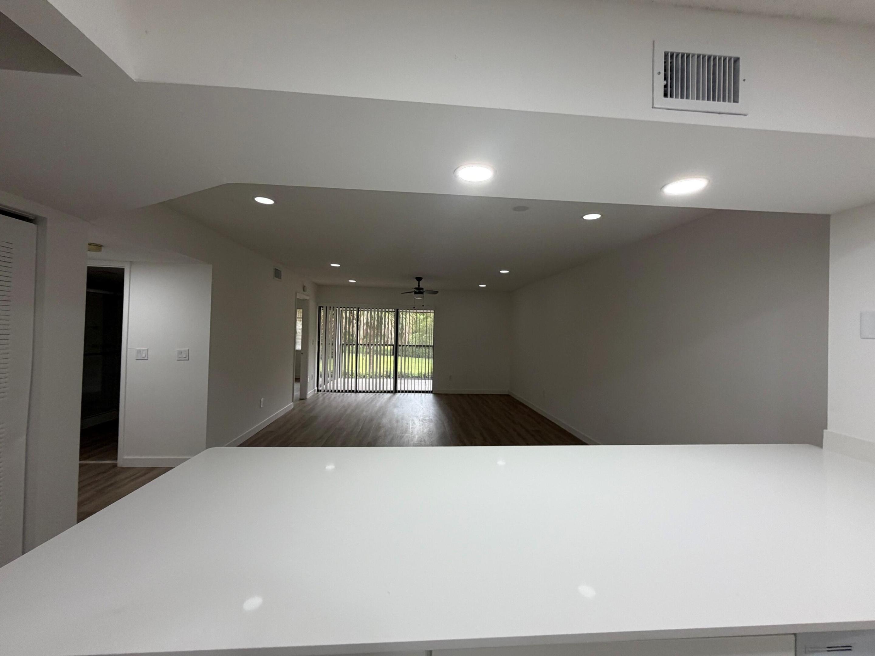 1520 Nw 45th Street A Property Photo 3