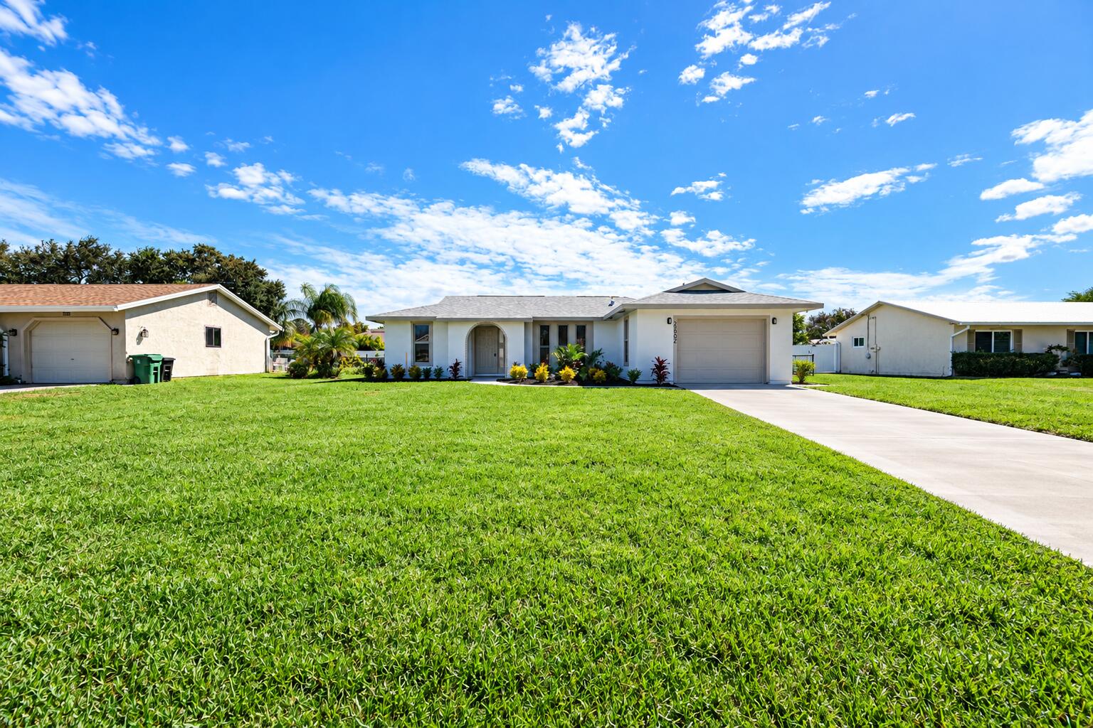2502 Se Calusa Avenue Property Photo 3