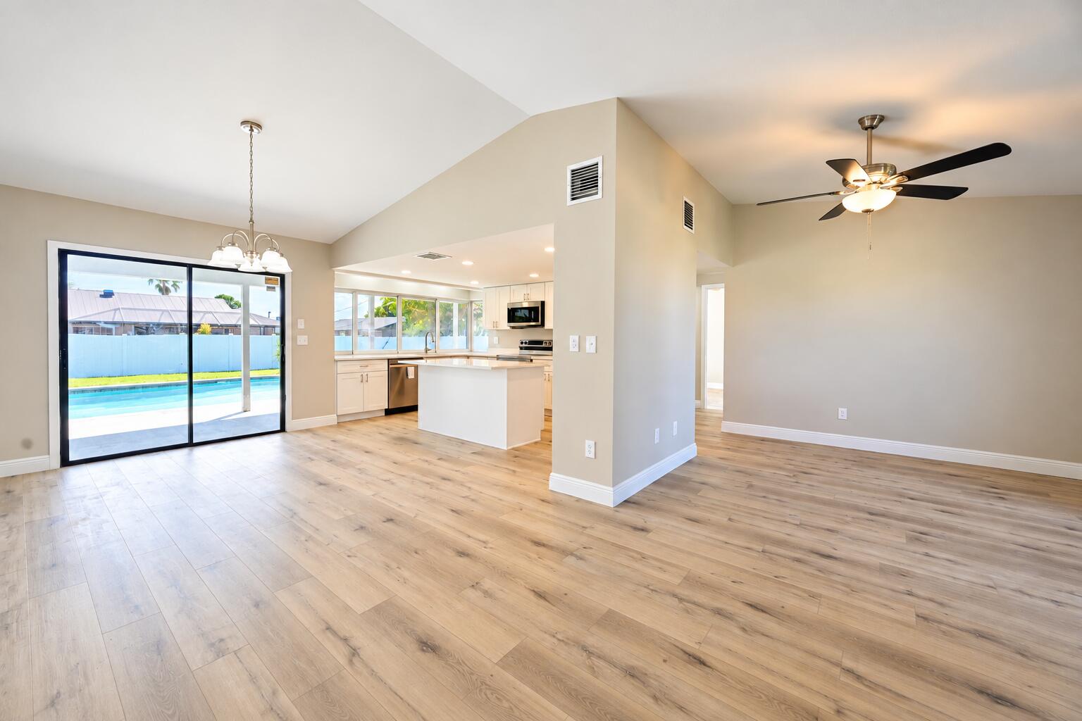 2502 Se Calusa Avenue Property Photo 14
