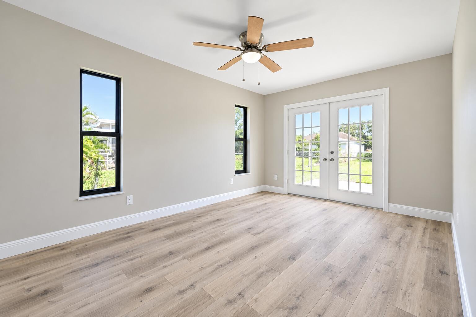 2502 Se Calusa Avenue Property Photo 17