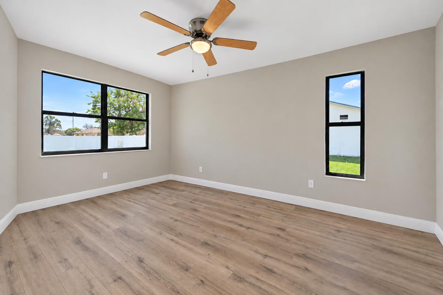 2502 Se Calusa Avenue Property Photo 31