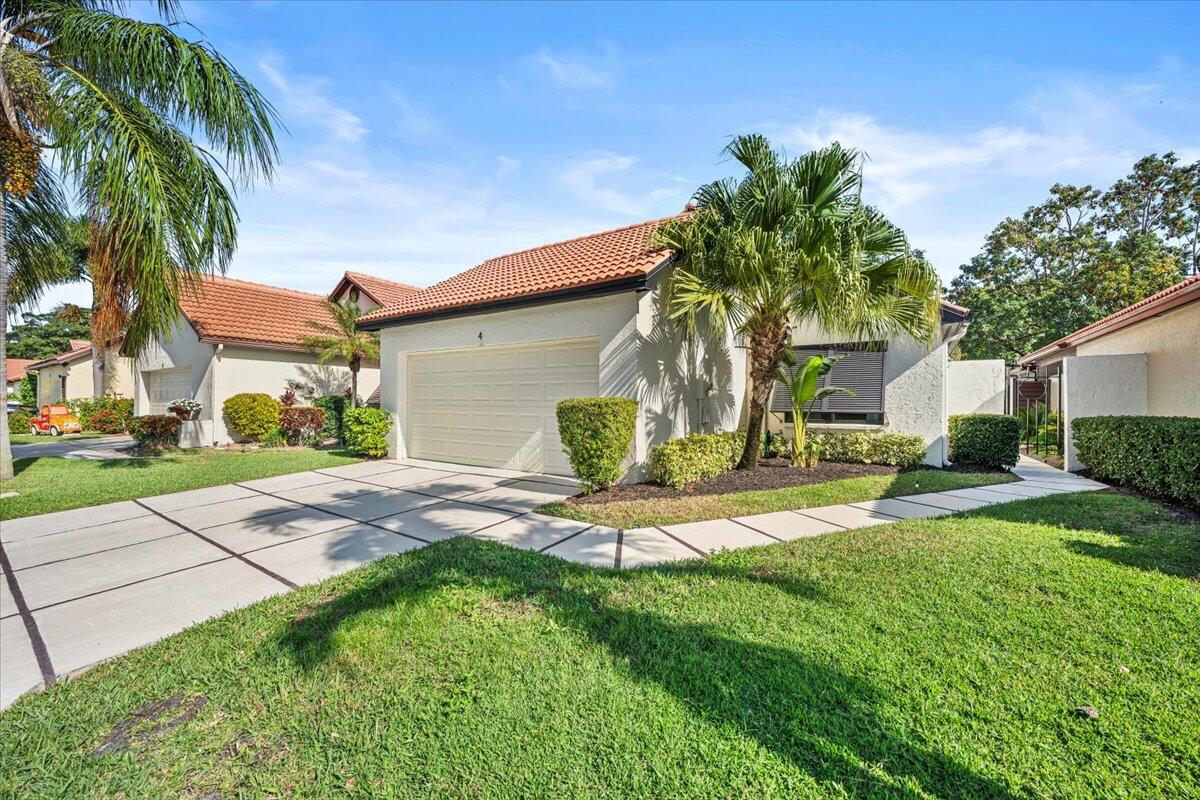 4 Ironwood Way N Property Photo 1