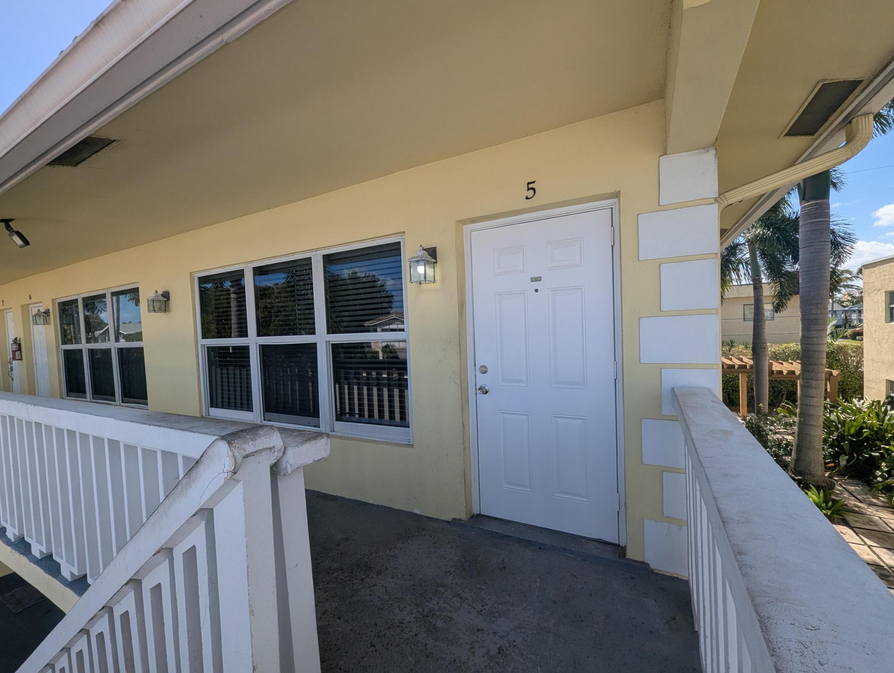 2120 NE 42ND Court 5