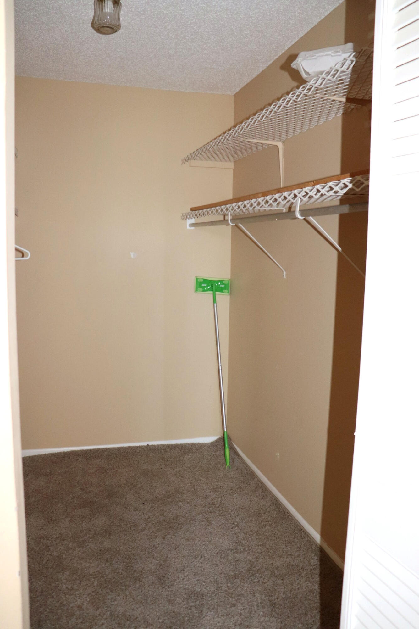 715 Lori Drive Apt 315 Property Photo 7