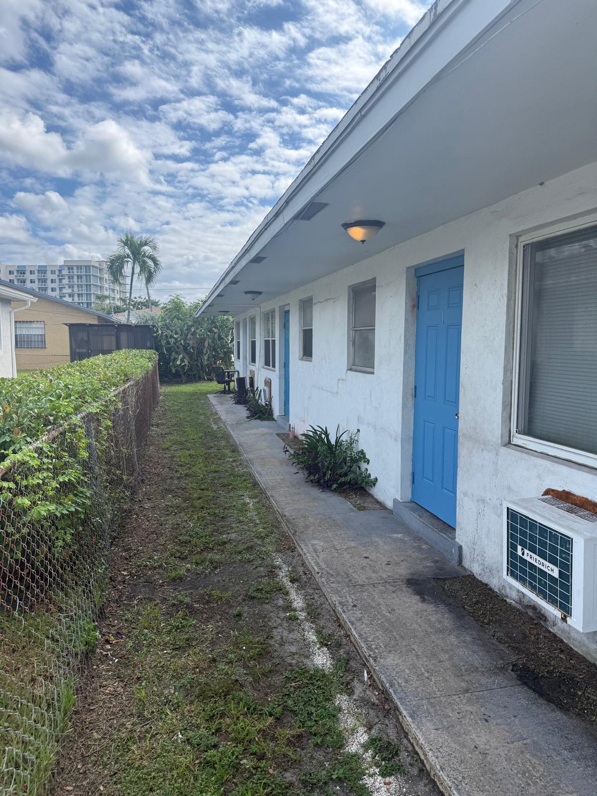 616 NW 3rd Avenue 1-3 Property Photo 1