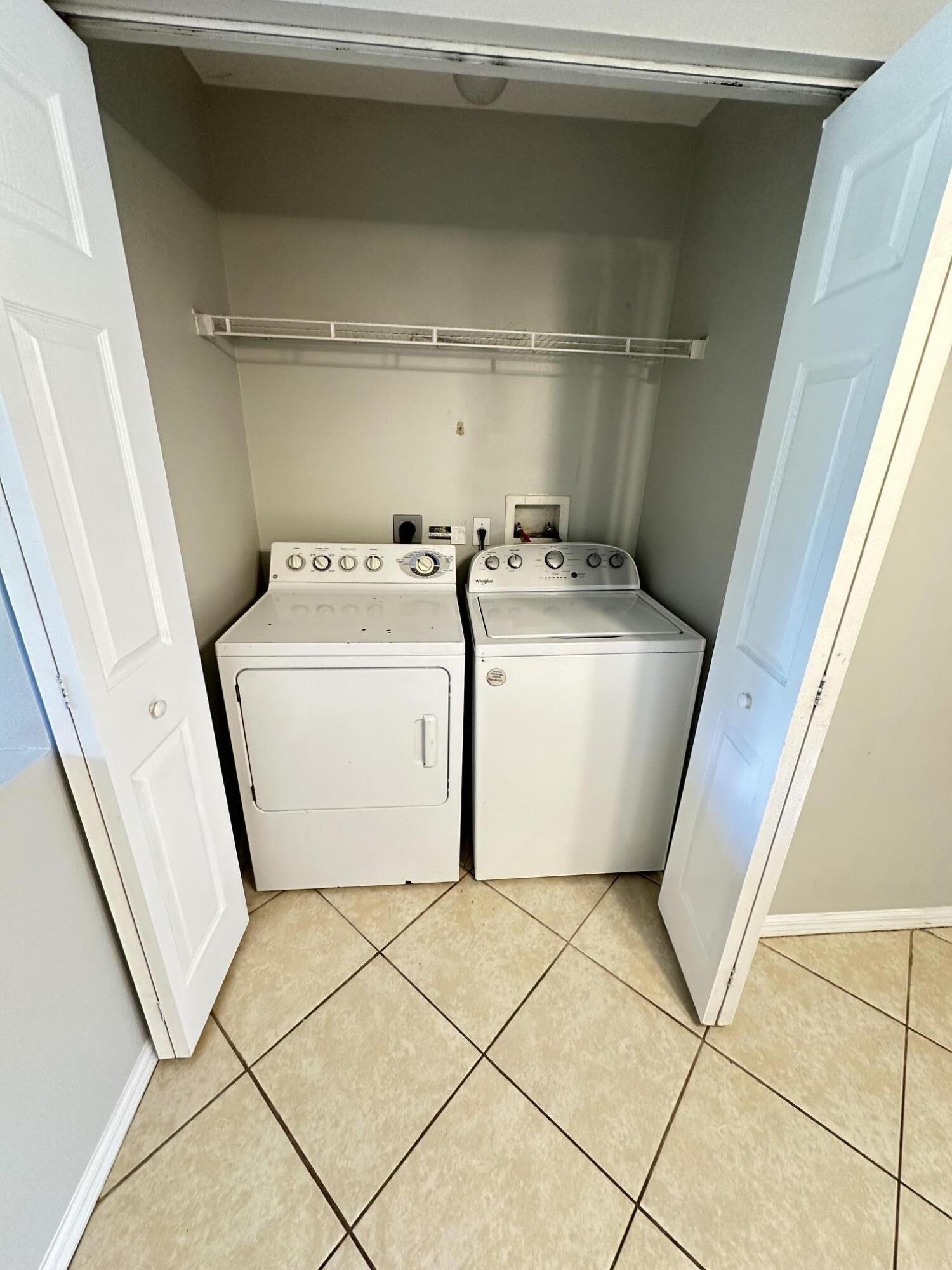 615 Sw Lakehurst Drive Property Photo 10