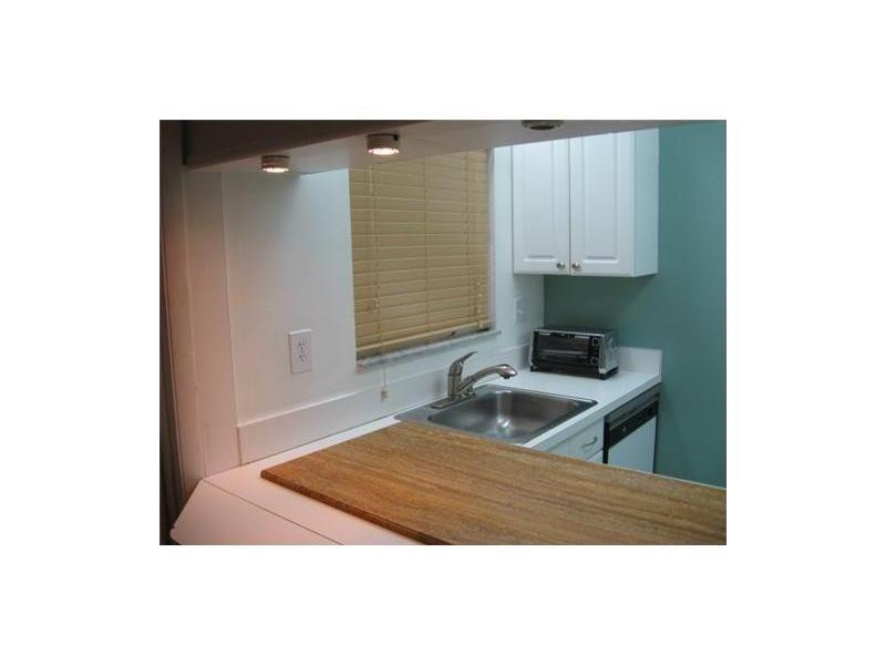 2400 Ne 10th Street Ne 305 Property Photo 10