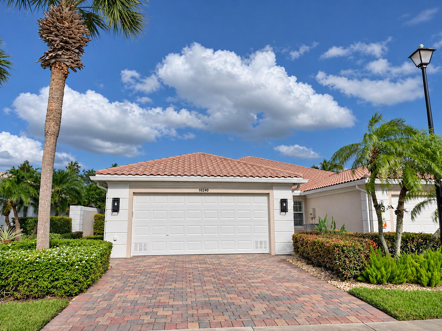 11215 Sw Pembroke Drive Property Photo 1