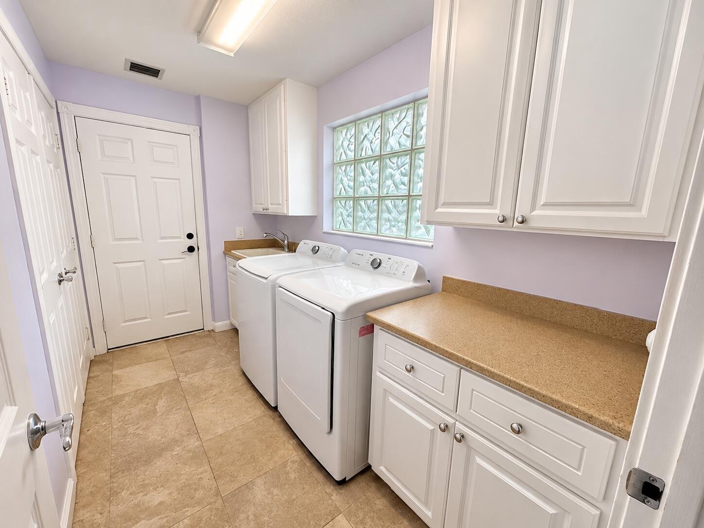 11215 Sw Pembroke Drive Property Photo 11