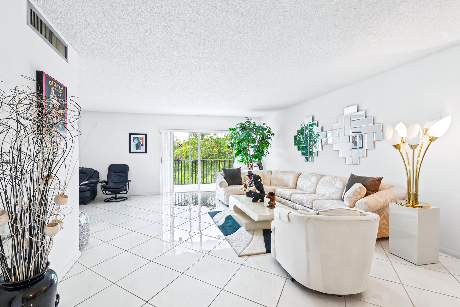 6260 S Falls Cir Drive 303 Property Photo 16