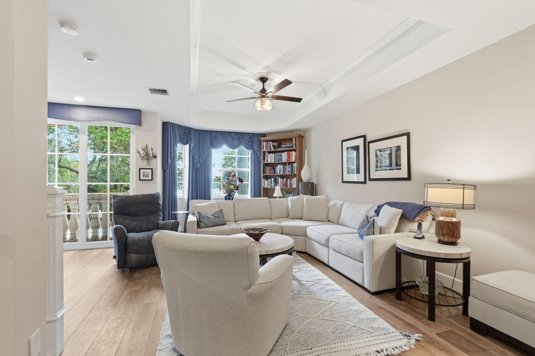 11796 Valencia Gardens Avenue Property Photo 3