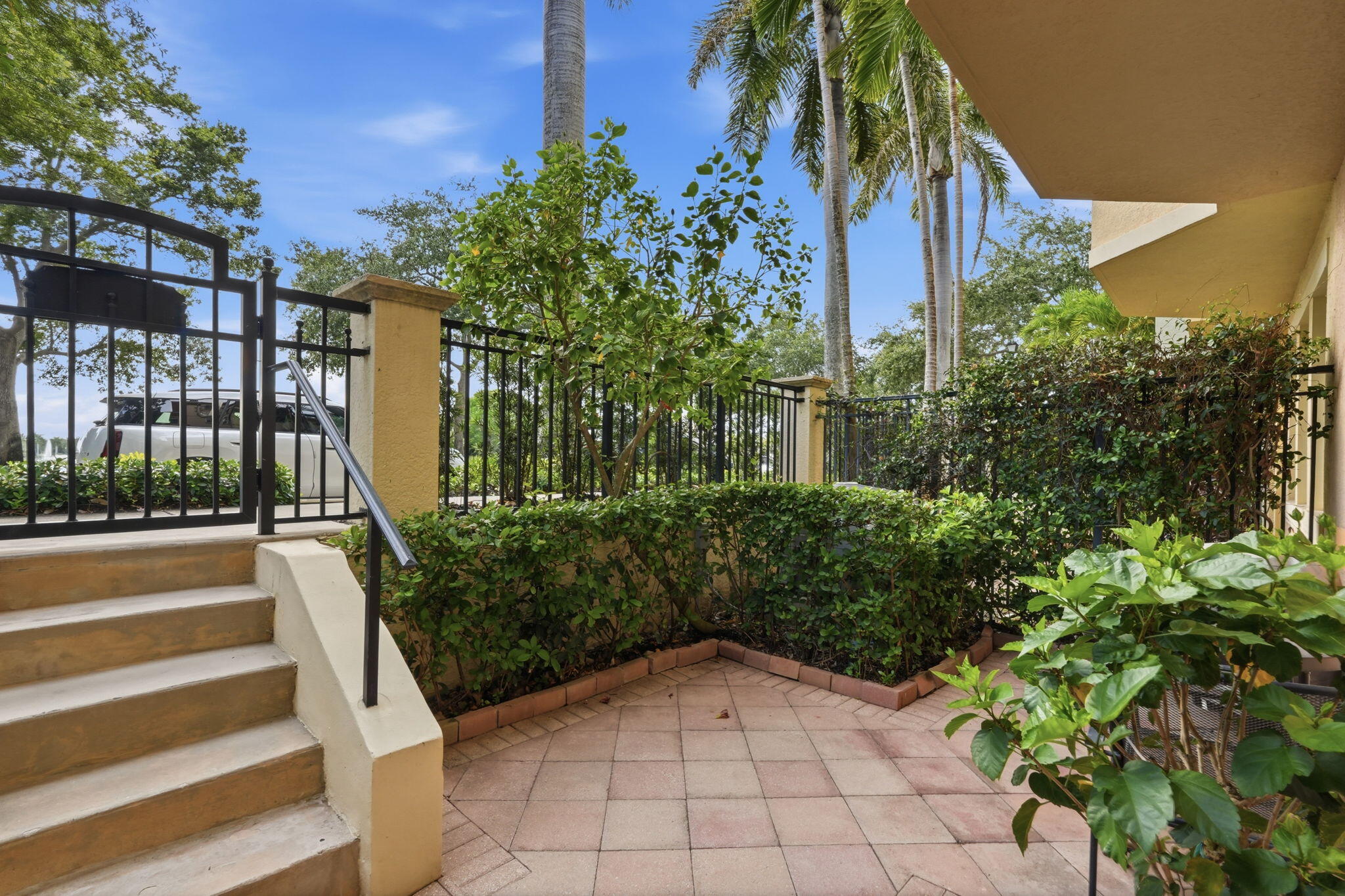 11796 Valencia Gardens Avenue Property Photo 44