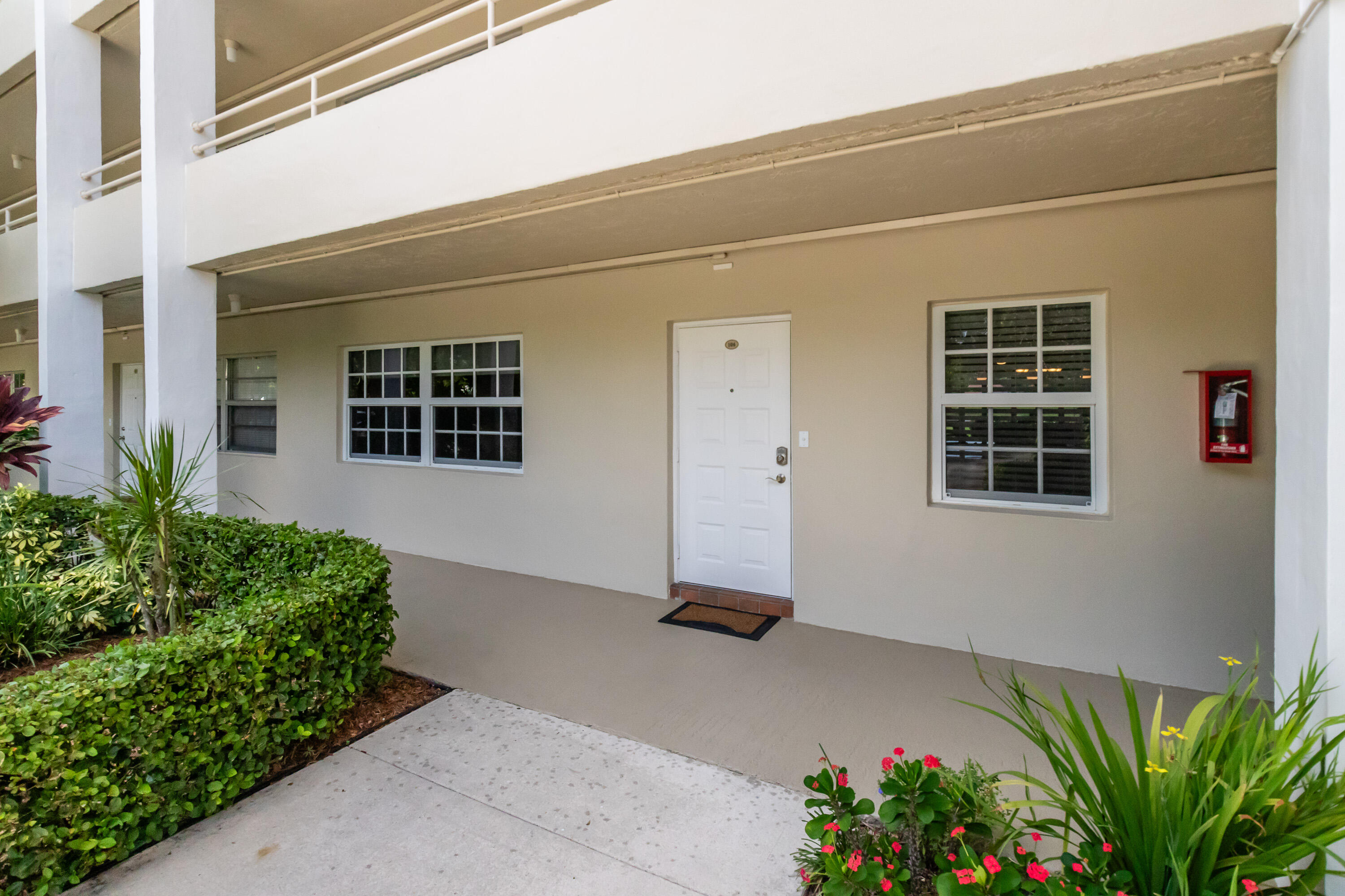 808 Cypress Boulevard 106 Property Photo 5